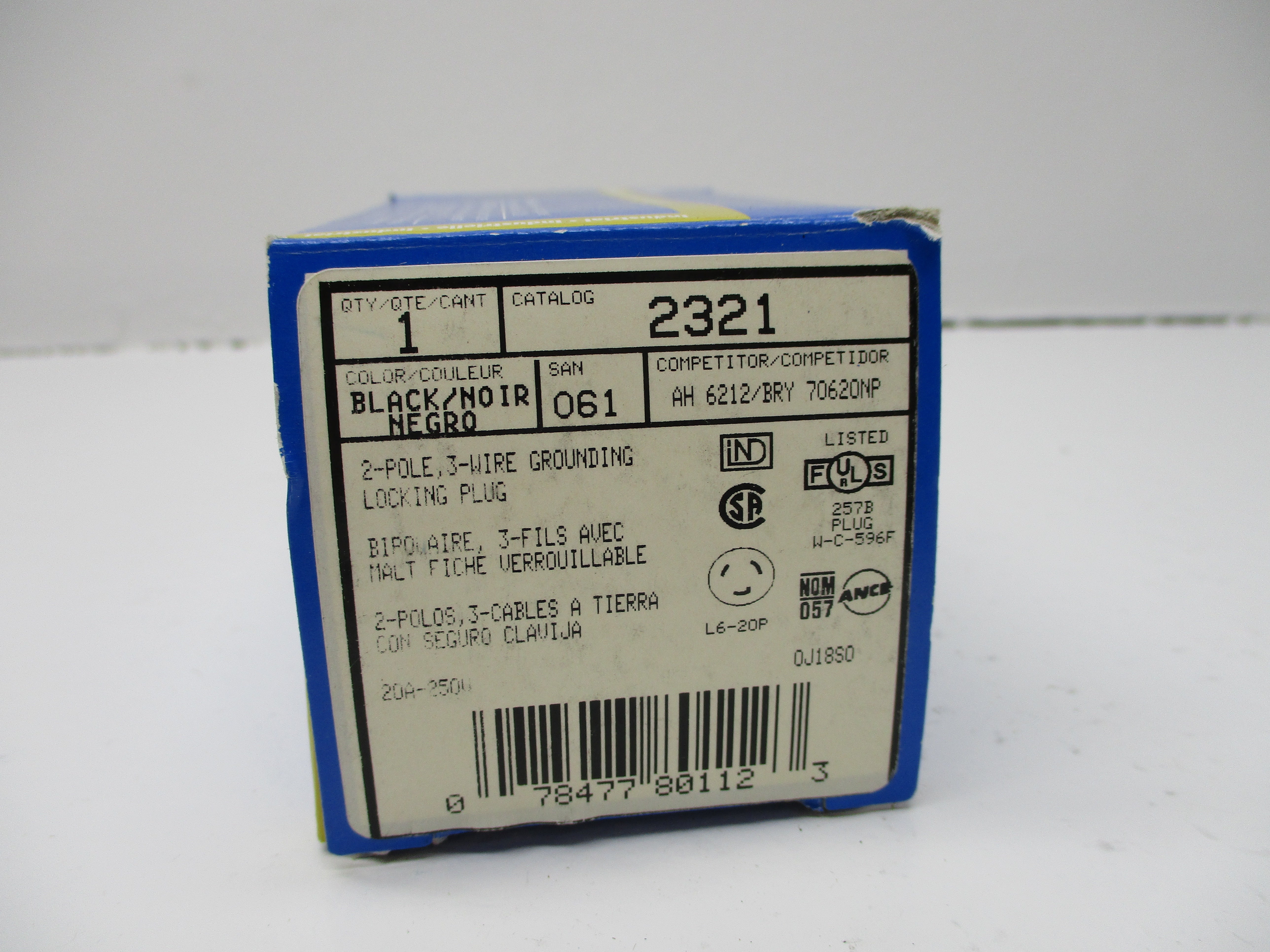 LEVITON 2321 LOCKING PLUG *NEW IN BOX*