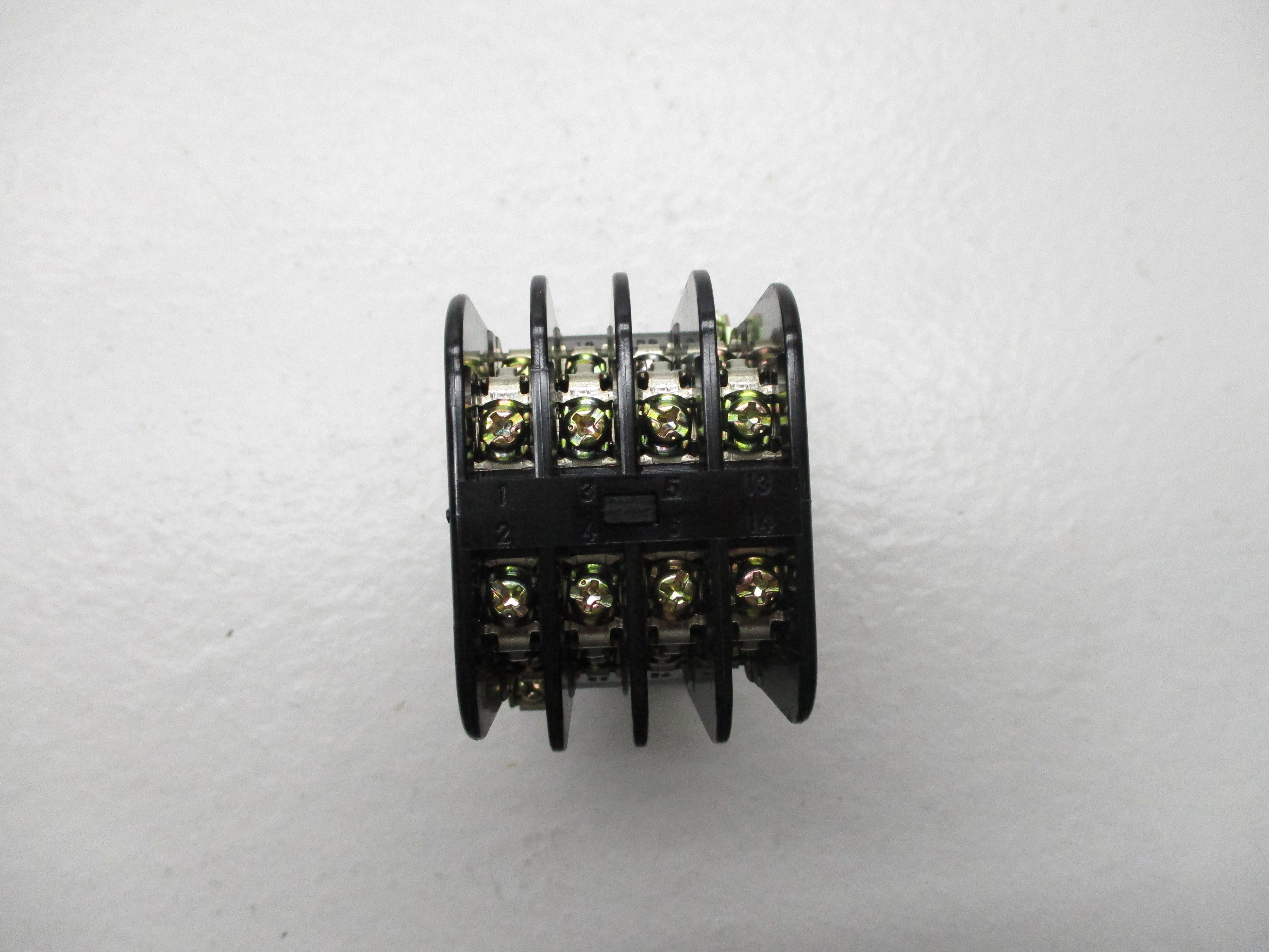 FUJI ELECTRIC SRCa50-3F/X AUXILIARY RELAY 100/120V * NEW NO BOX *