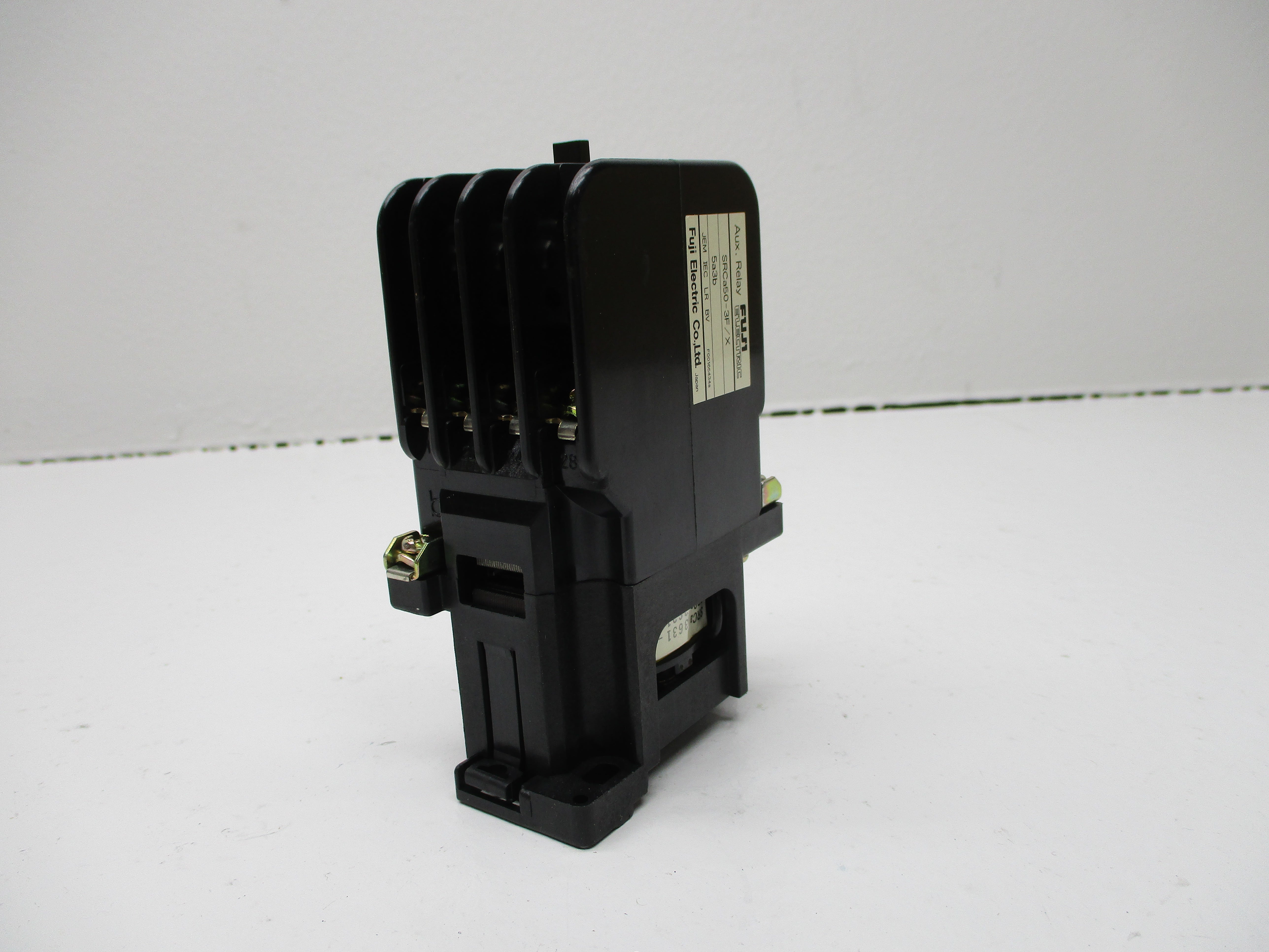 FUJI ELECTRIC SRCa50-3F/X AUXILIARY RELAY 100/120V * NEW NO BOX *