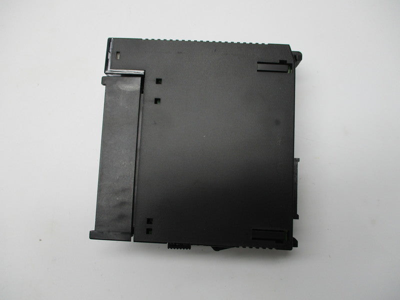 GE FANUC IC693MDL240E INPUT MODULE *NEW NO BOX*