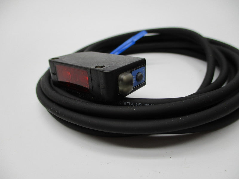 KEYENCE PZ-V11 12-24VDC NSMP