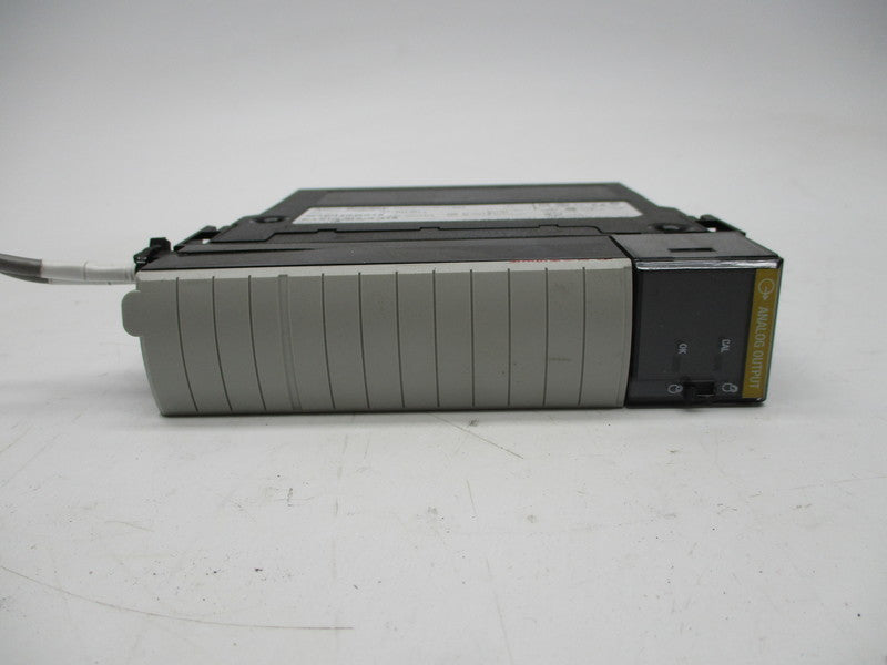 ALLEN BRADLEY 1756-OF4 SER. A F/W 1.5 UNMP
