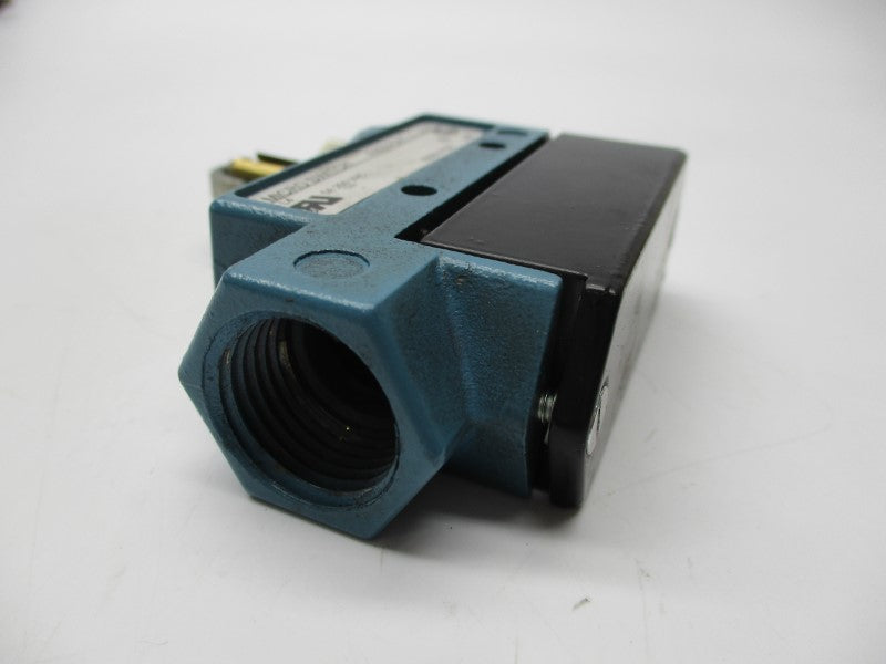 MICRO SWITCH BZE6-3YQ9 UNMP