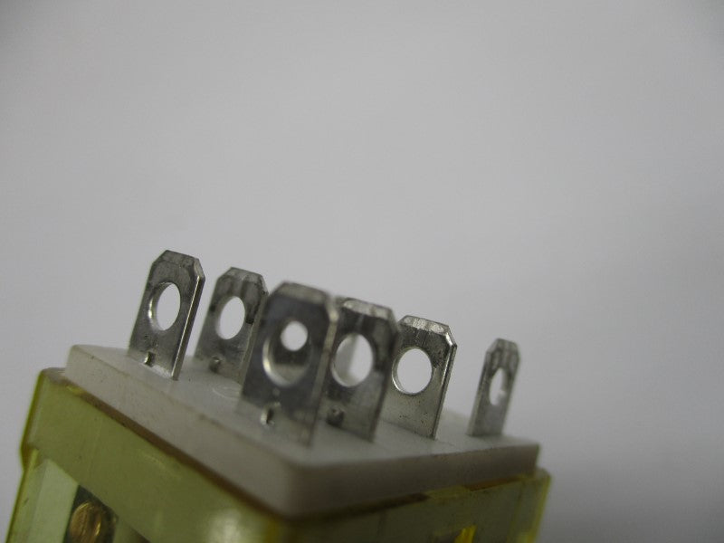 IDEC RH2B-U AC240V UNMP