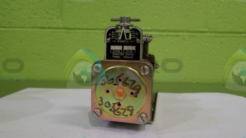 SQUARE D B0-4E PNEUMATIC TIMING RELAY *NEW NO BOX*