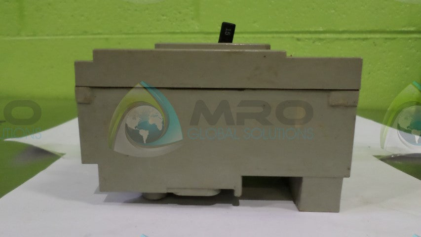 ITE HE3-B015 CIRCUIT BREAKER *USED*