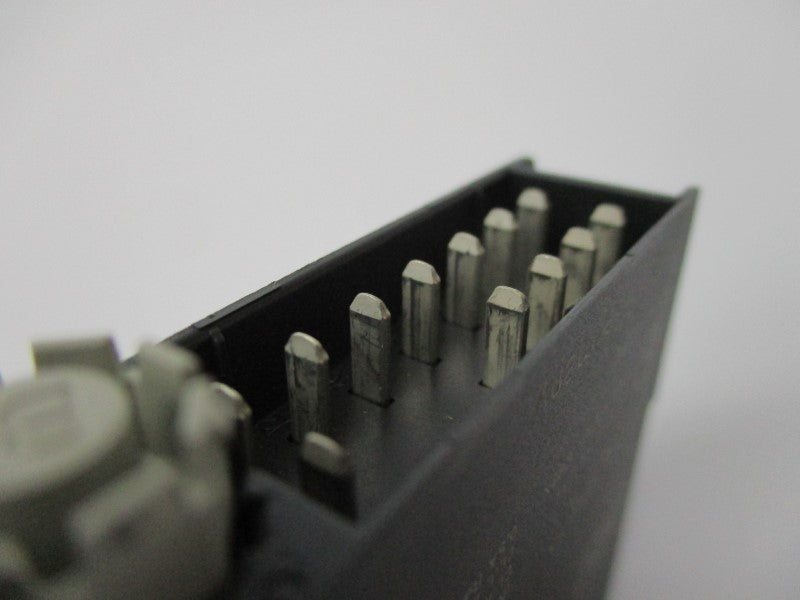 SIEMENS 6ES7132-4BD01-0AA0 UNMP