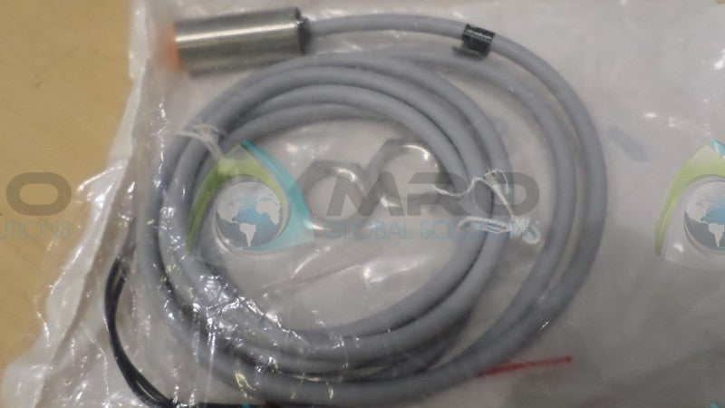 IFM EFECTOR IG5717 INDUCTIVE PROXIMITY SENSOR *NEW NO BOX*