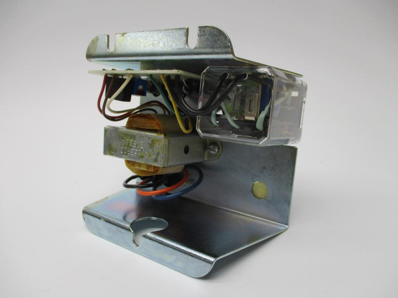 MAGNETEK CONTROLS 5200-HF2 52-1201 SER. 52 10A 120/240VAC NSMP