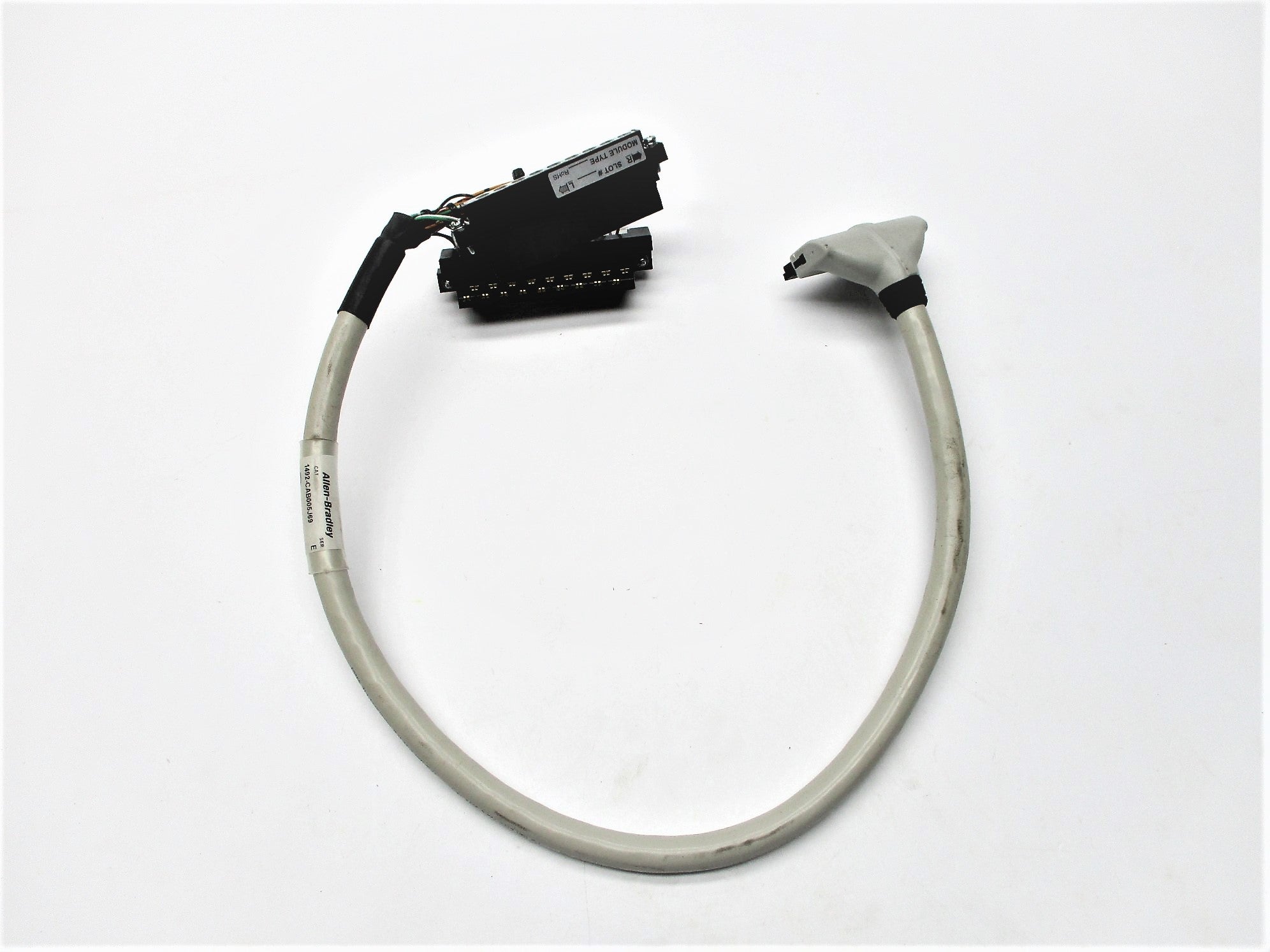 ALLEN BRADLEY 1492-CAB005J69 SER. E NSNP