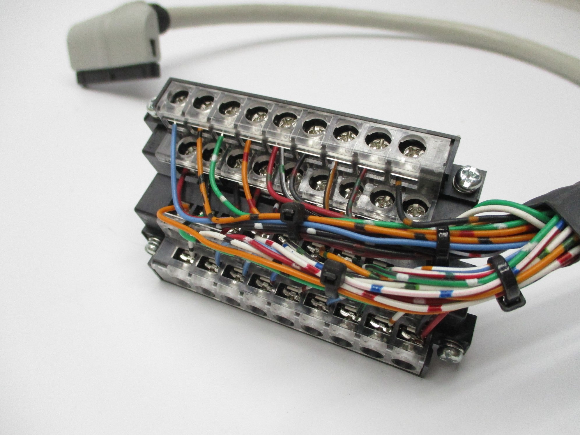 ALLEN BRADLEY 1492-CAB005J69 SER. E NSNP