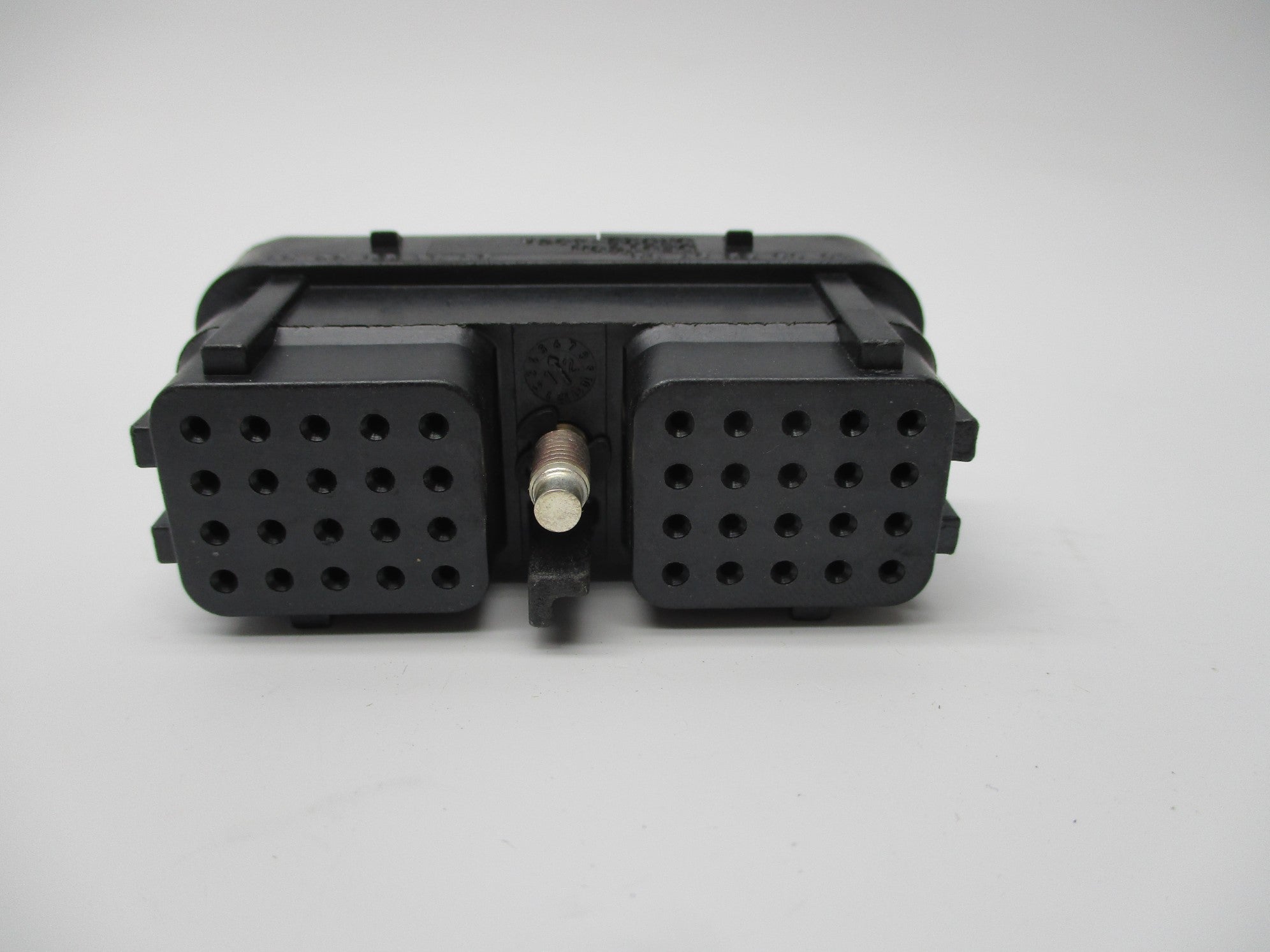DEUTSCH DRC26-40SA NSNP