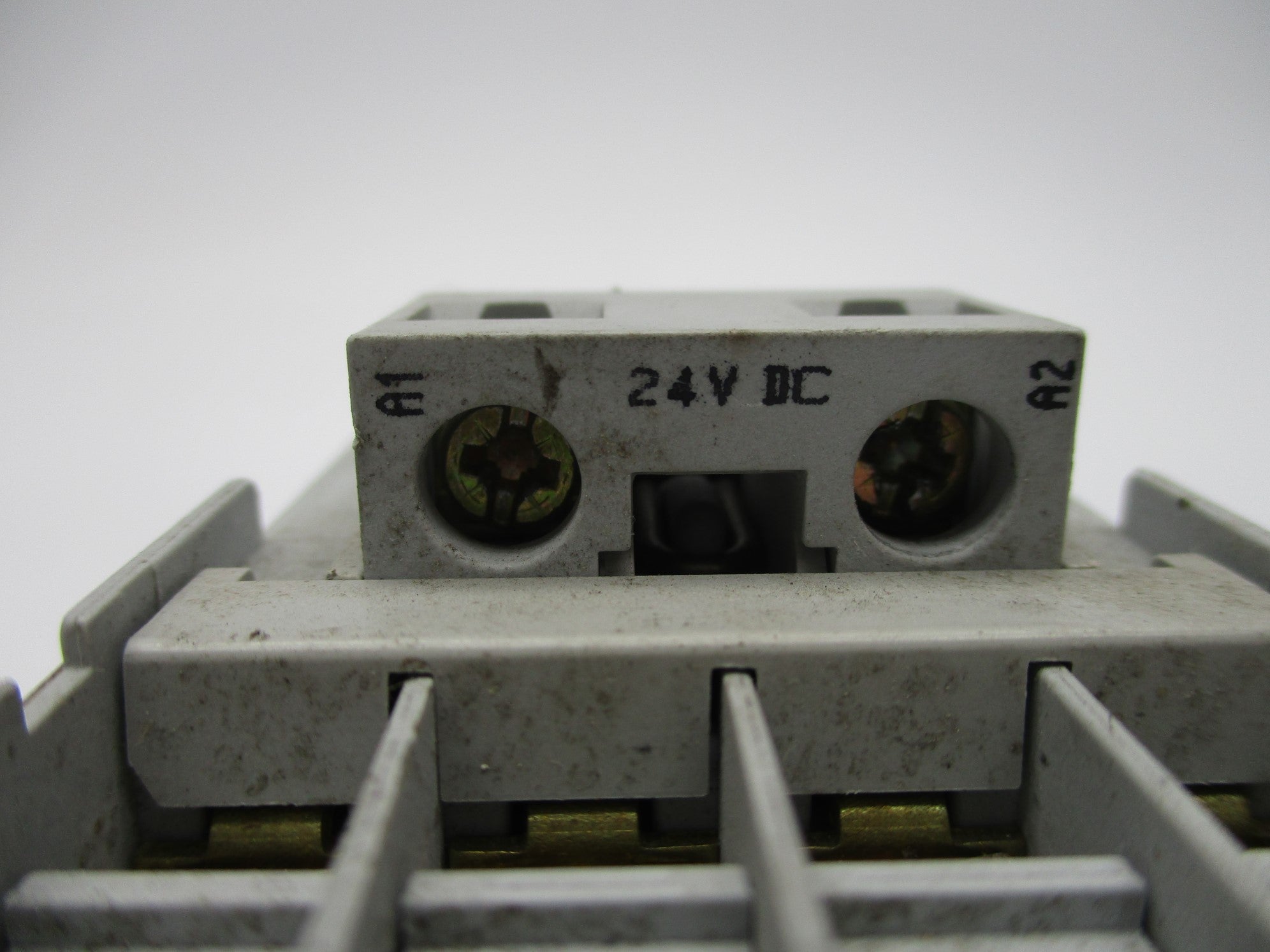ALLEN BRADLEY 100-C16ZJ10 SER. B 24VDC UNMP