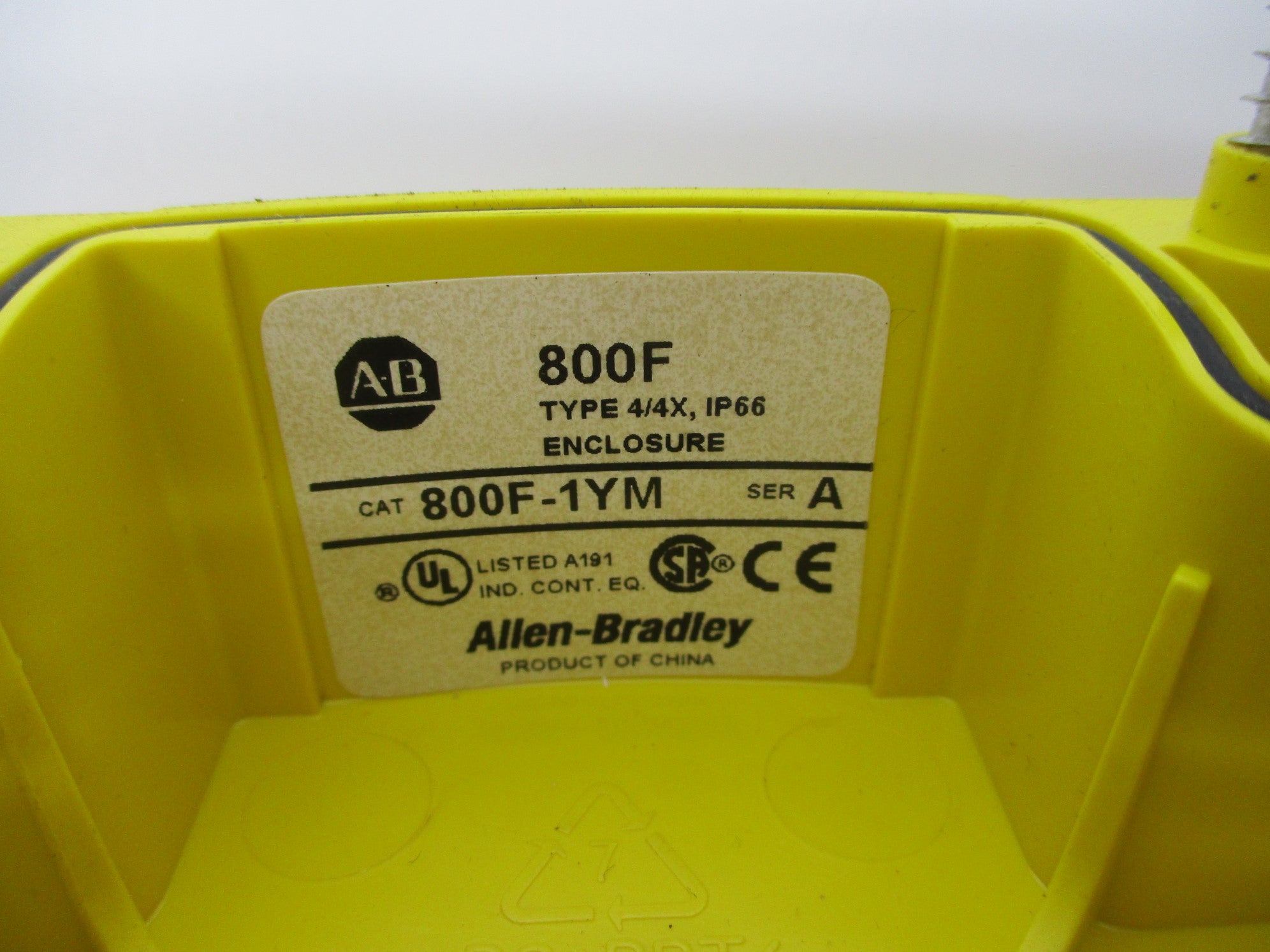 ALLEN BRADLEY 800F-1YM SER. A UNMP