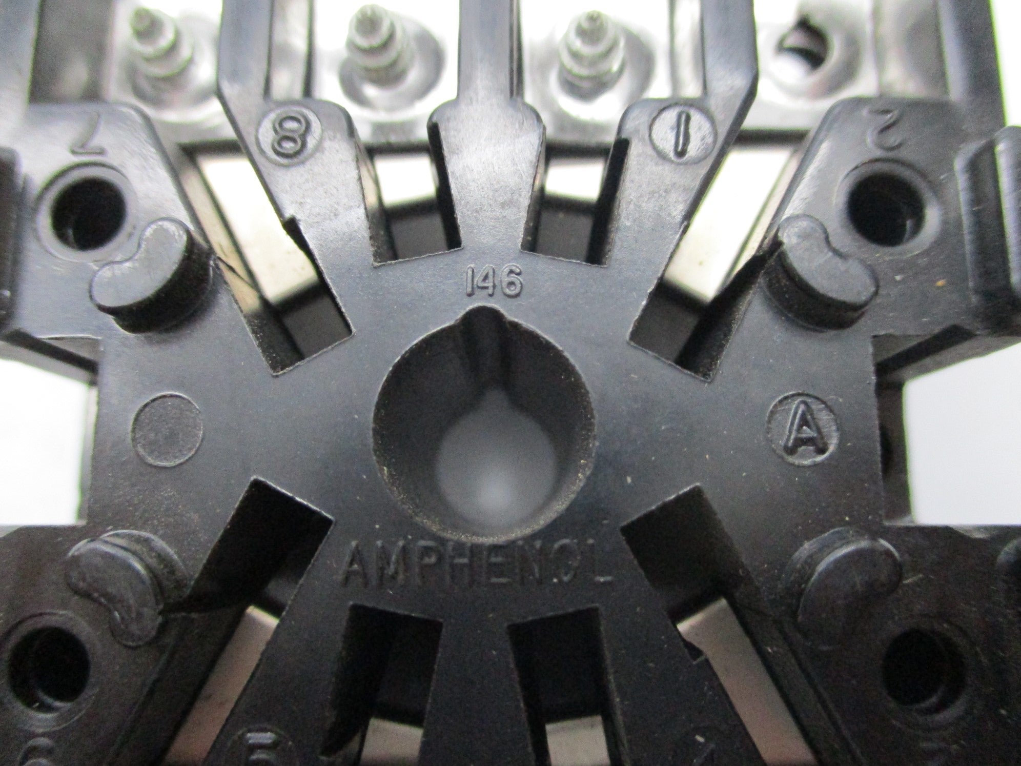AMPHENOL 146 UNMP