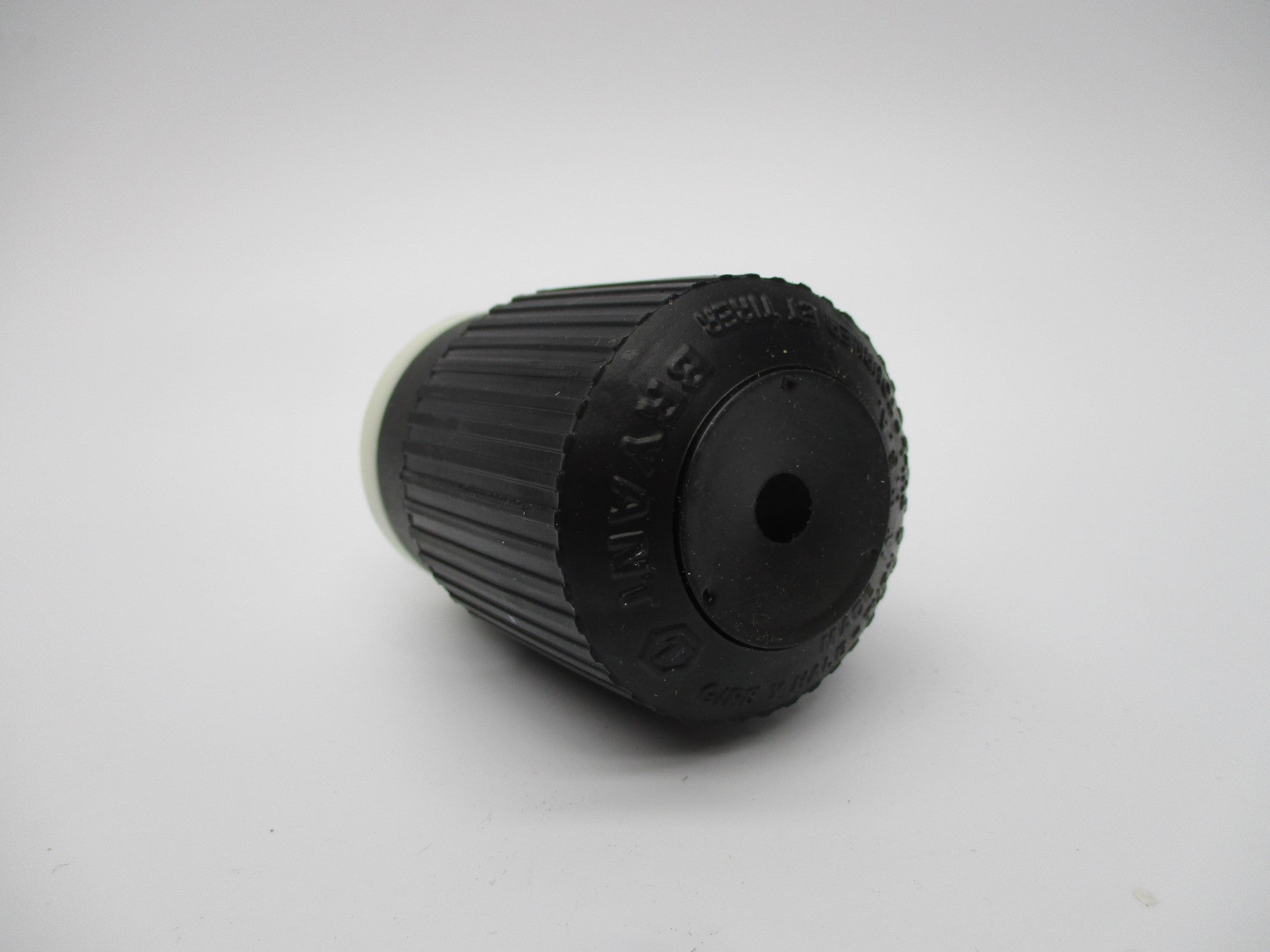 BRYANT L18-20 120/208V 20A (MALE) NSNP