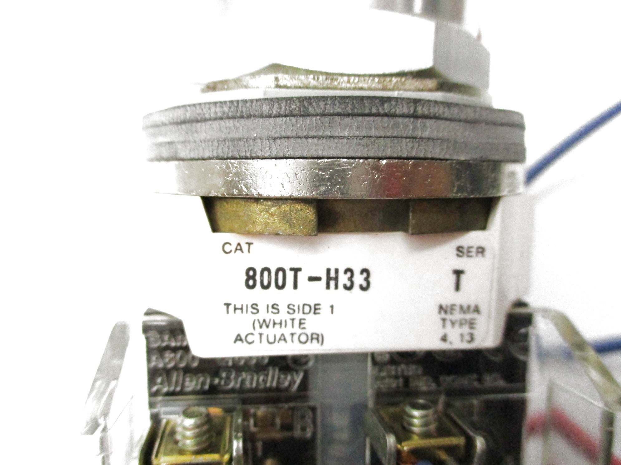 ALLEN BRADLEY 800T-H33 SER. T UNMP
