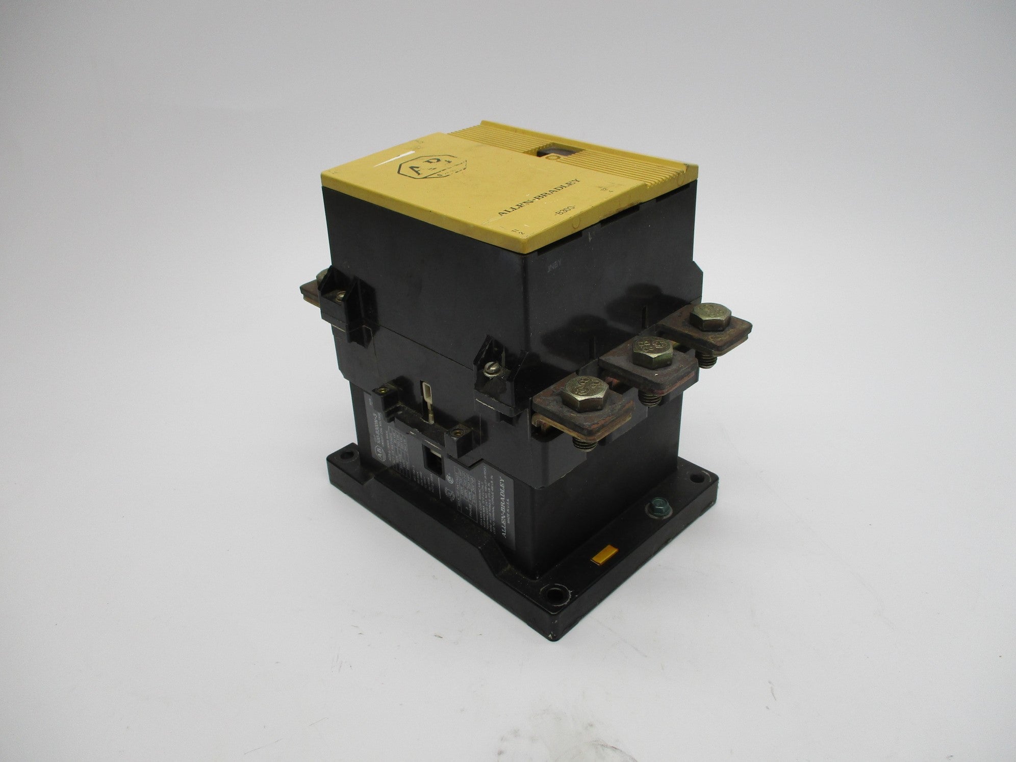 ALLEN BRADLEY 100-B300ND3 SER. A 110/120V UNMP