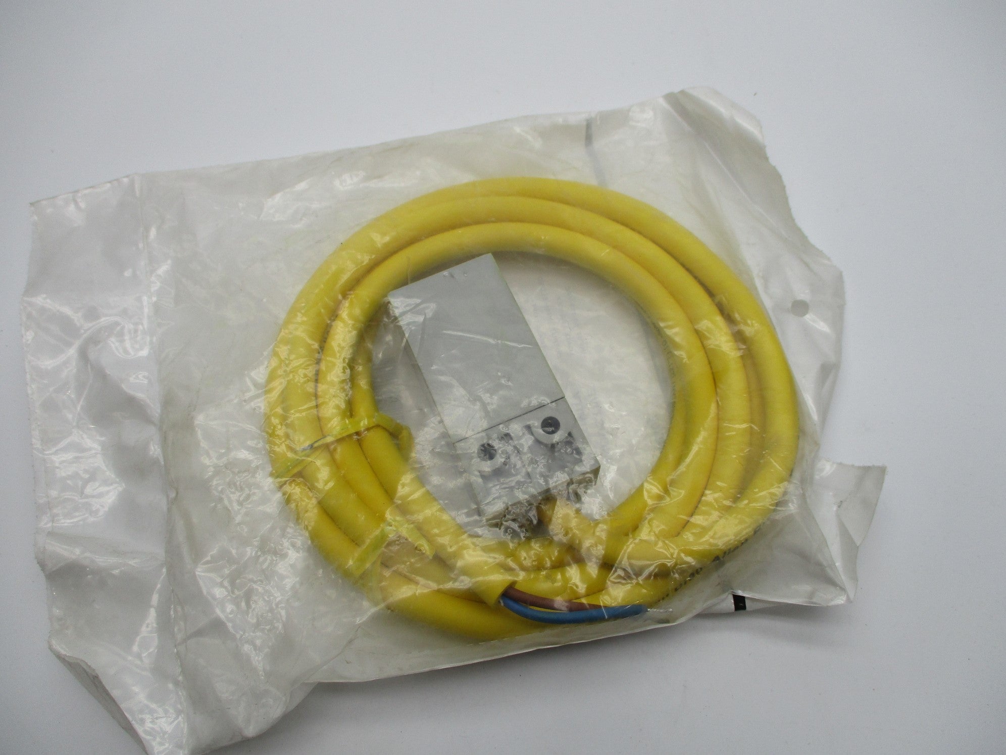 INDUSTRIAL SPARE PART 871P-E13GCR SER. A 40-132VAC NSMP