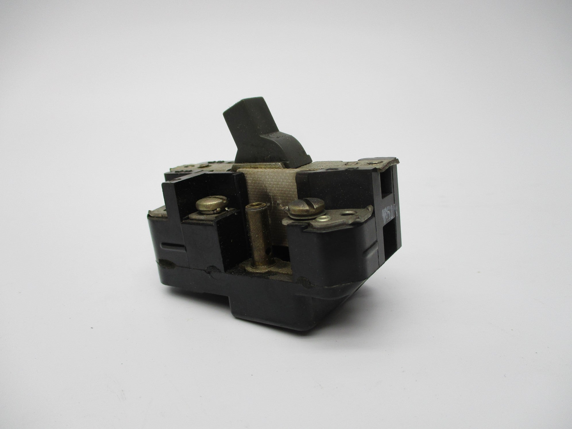ALLEN BRADLEY 600-TOX4 SER. A NSNP