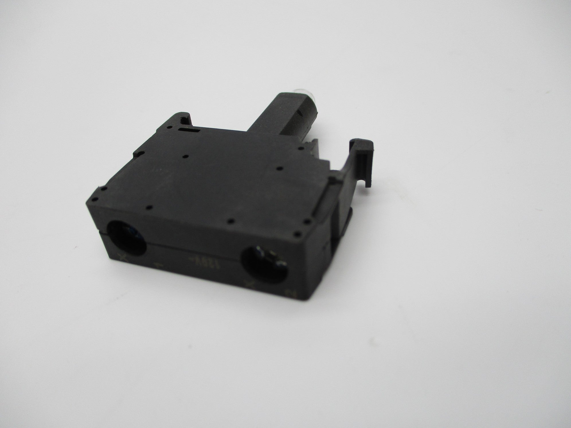 ALLEN BRADLEY 800F-N5G SER. B 120V NSNP