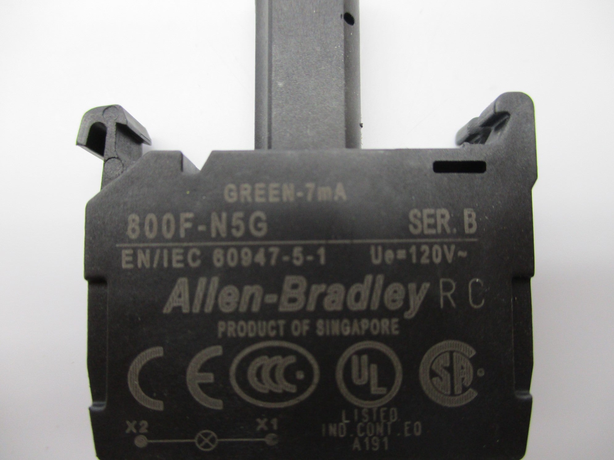 ALLEN BRADLEY 800F-N5G SER. B 120V NSNP