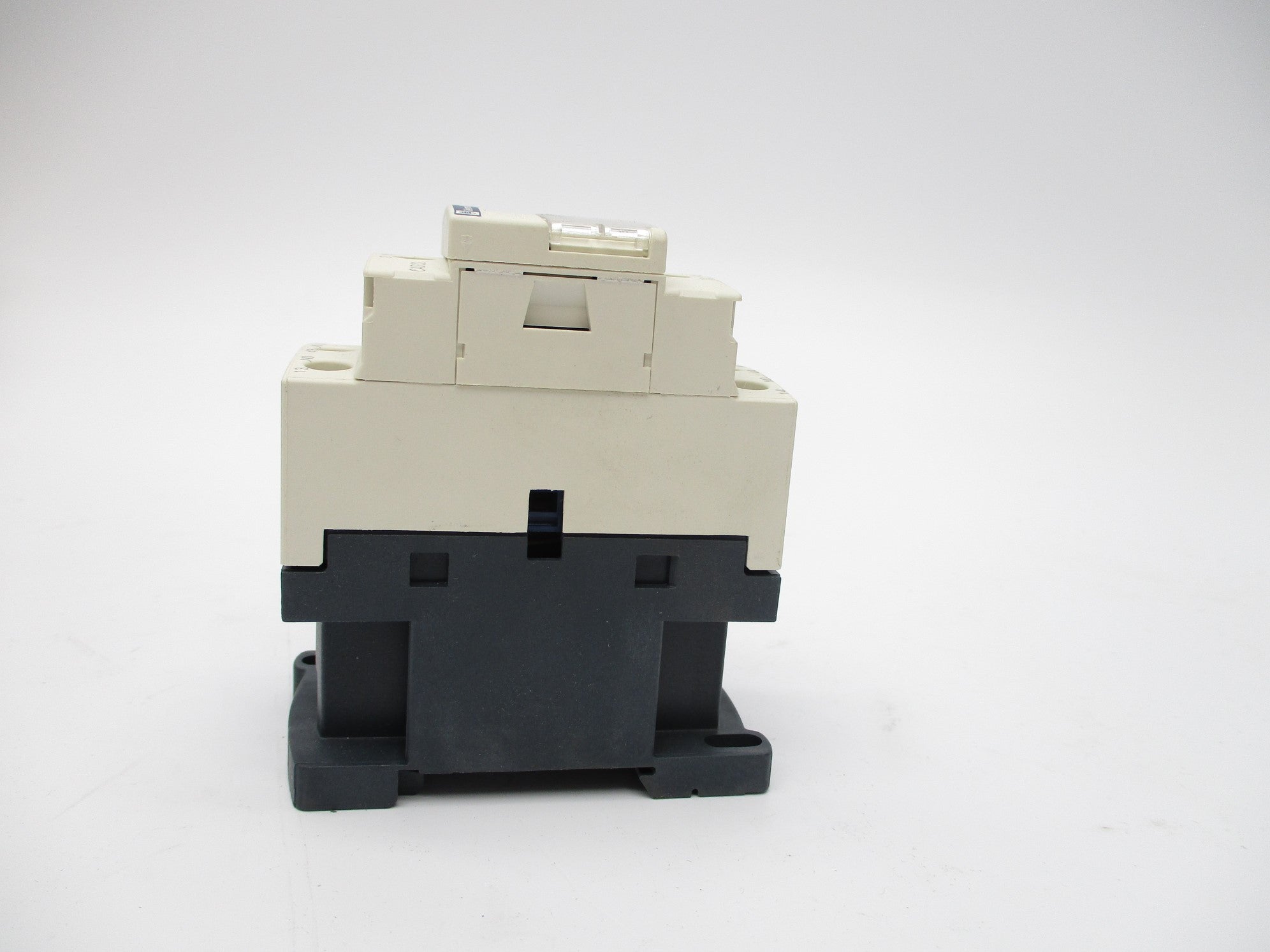 TELEMECANIQUE CAD32T7 480V NSNP