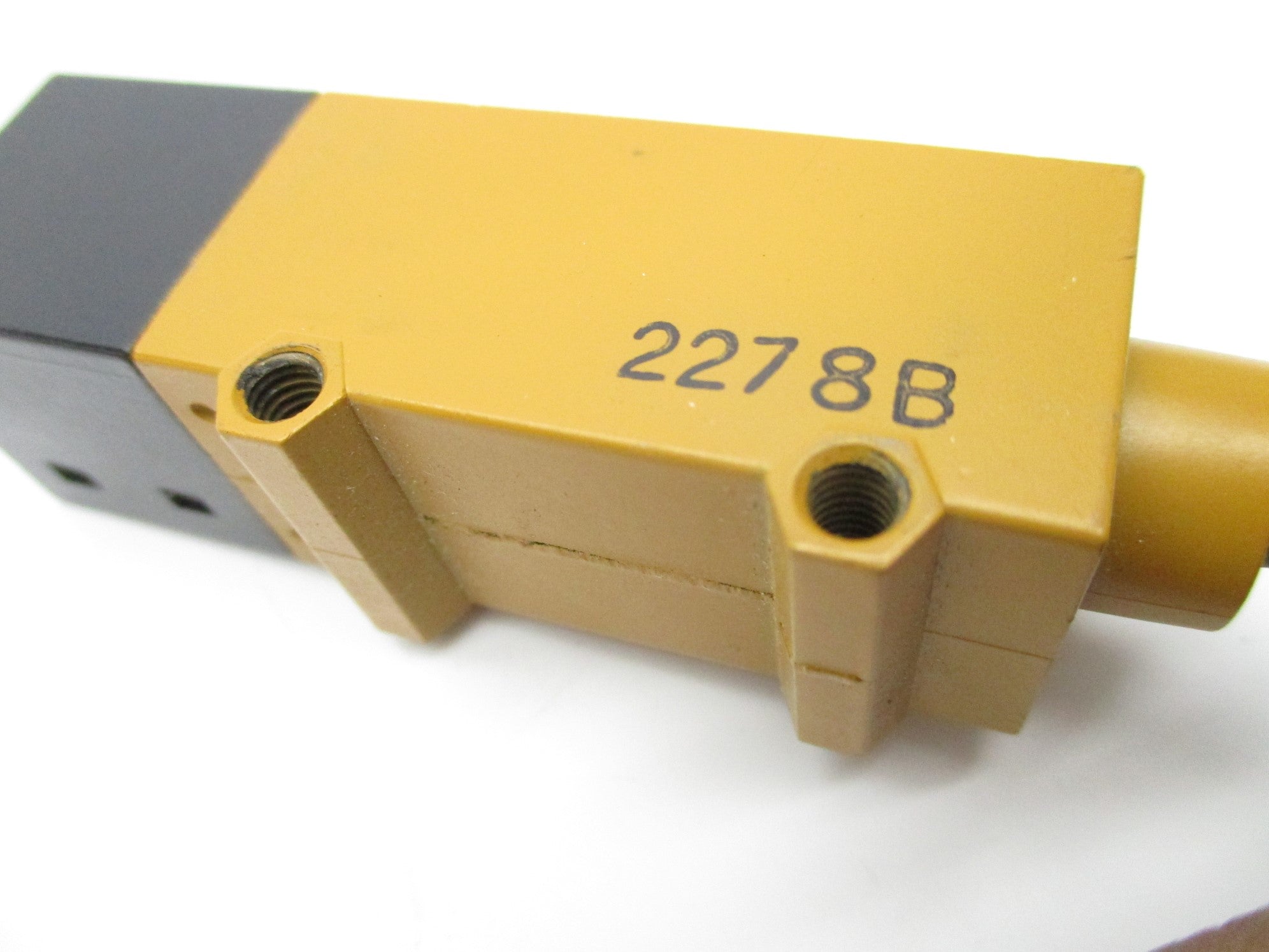 OMRON E3S-RS30E42-30 12-24VDC UNMP