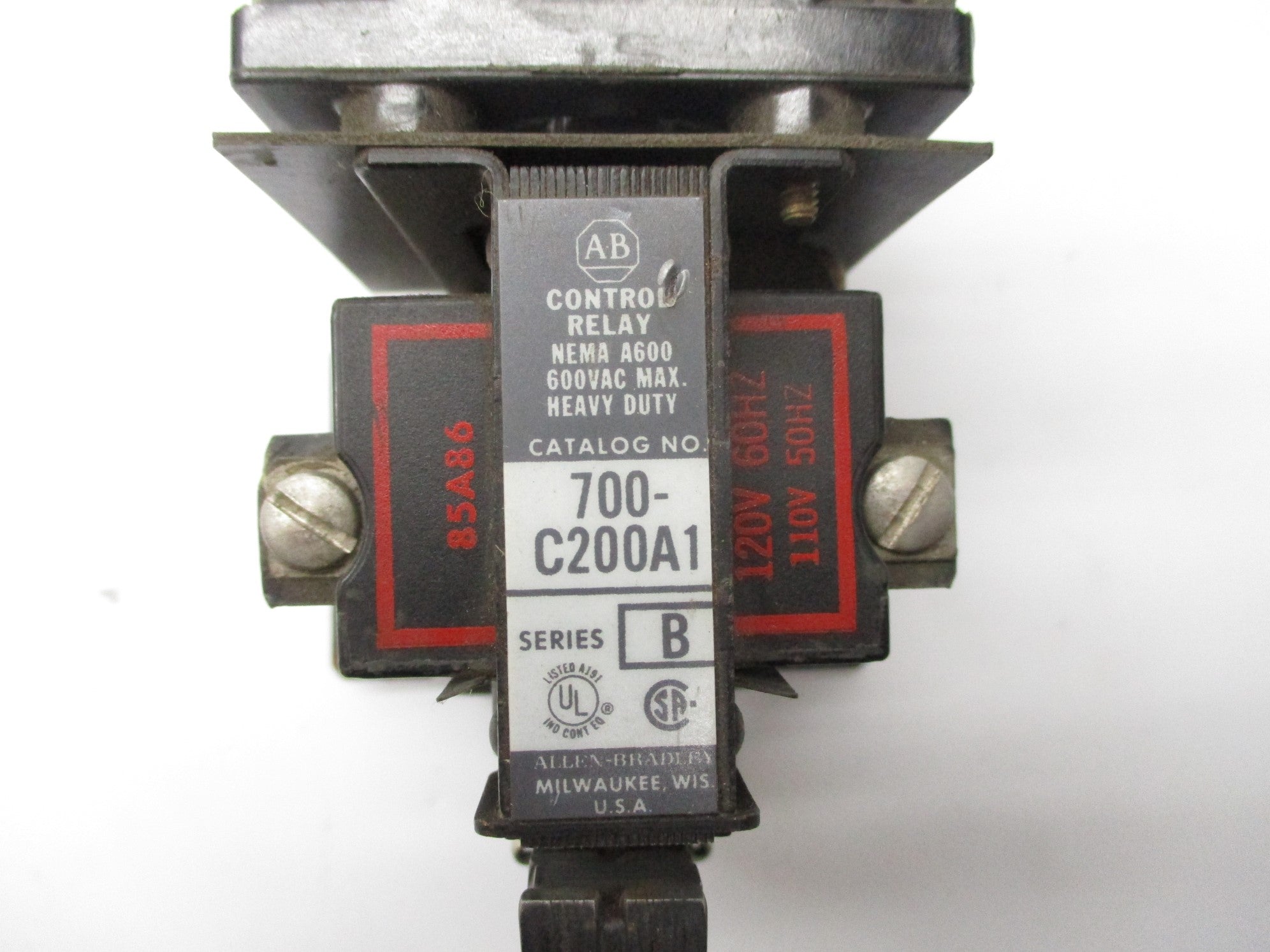 ALLEN BRADLEY 700-C200A1 SER. B 110/120V UNMP