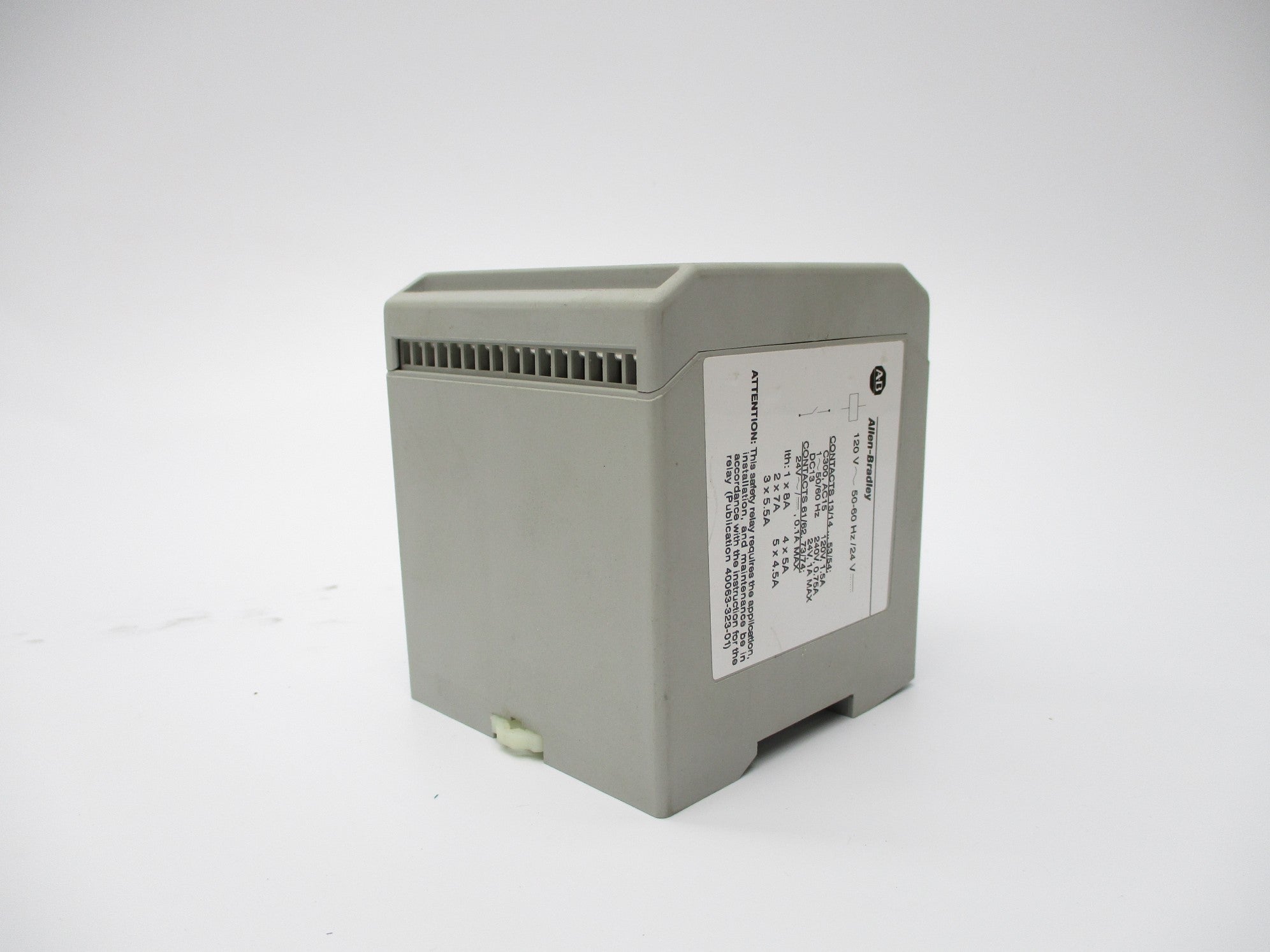 ALLEN BRADLEY 700-ZBR520AZ1 SER. A 120V (WH) NSMP