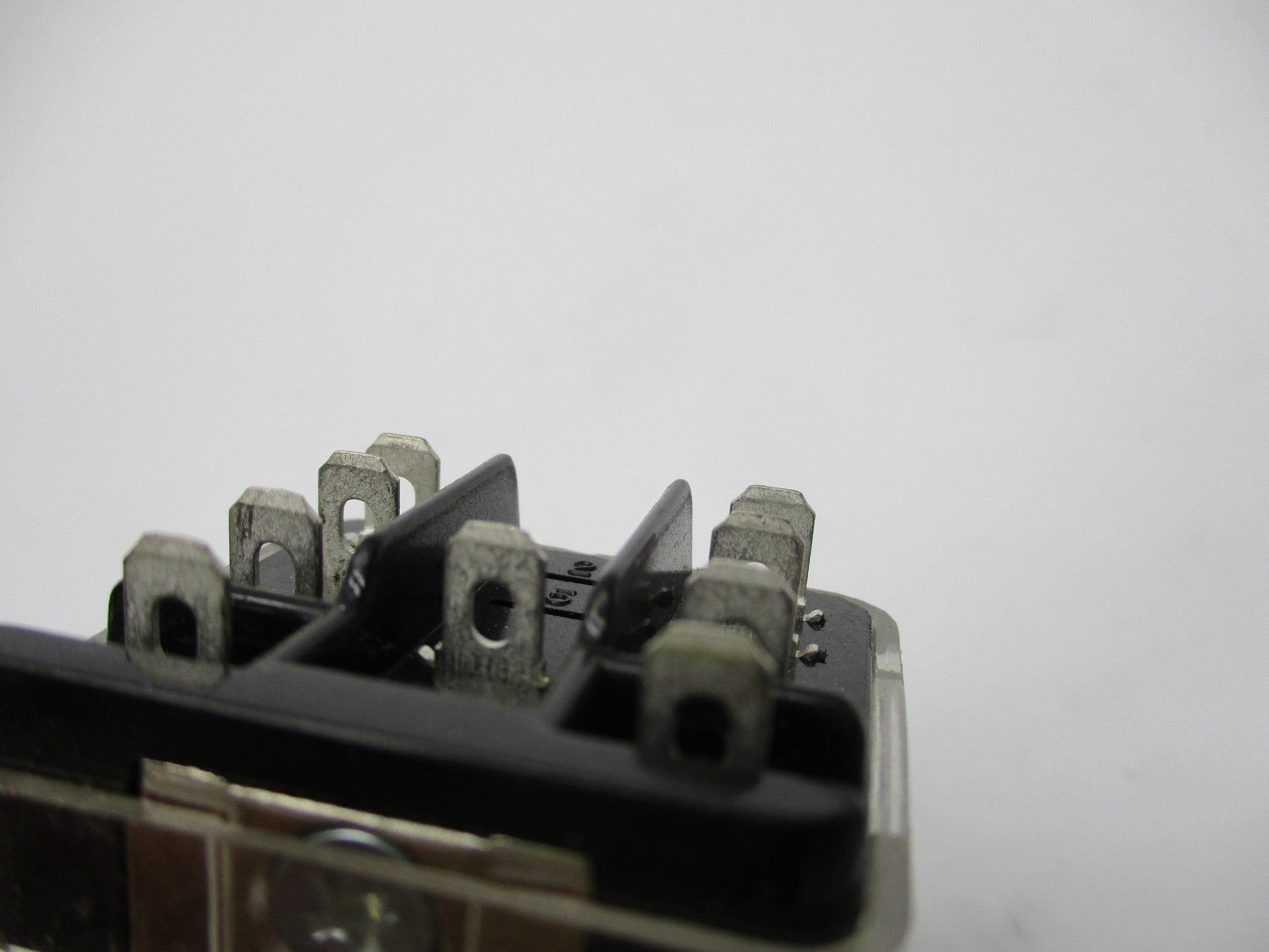 ALLEN BRADLEY 700-HJ32A1 SER. A UNMP