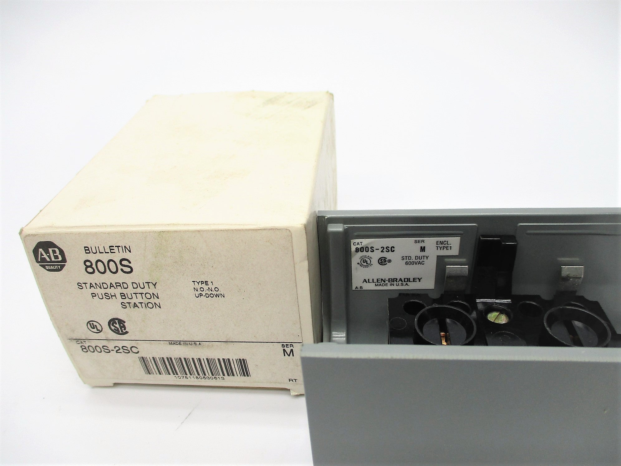 ALLEN BRADLEY 800S-2SC SER. M (WH) NSMP