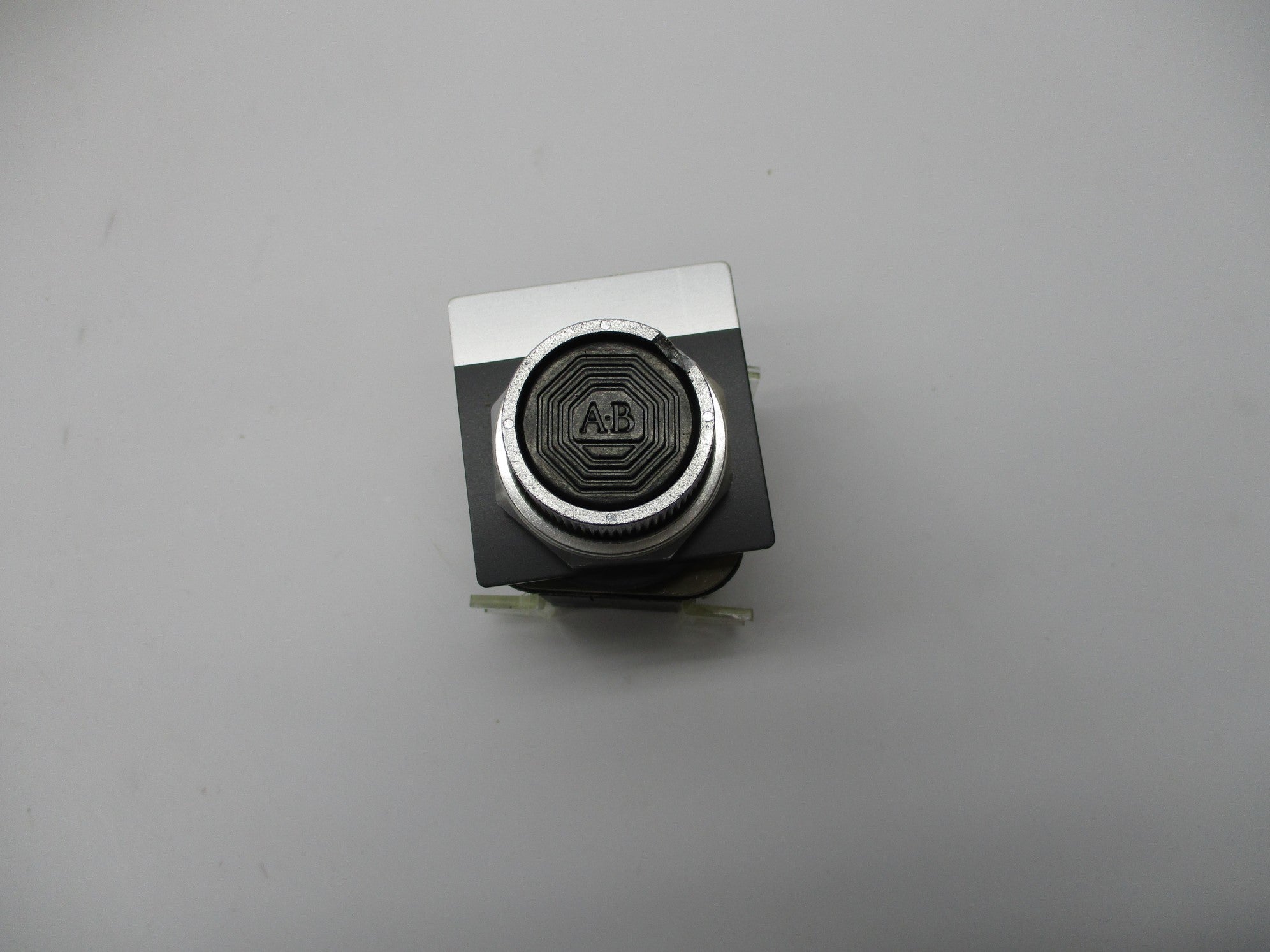 ALLEN BRADLEY 800T-NX717 SER. T (GY/BL) NSMP