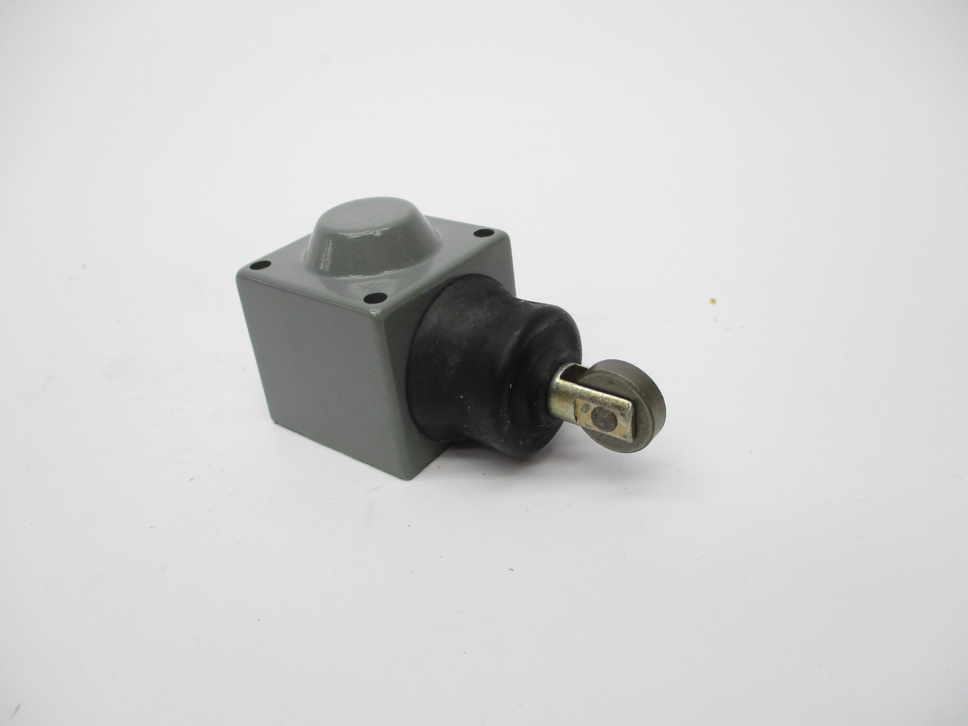 ALLEN BRADLEY Z-16736 SER. K (BK/YL) NSMP