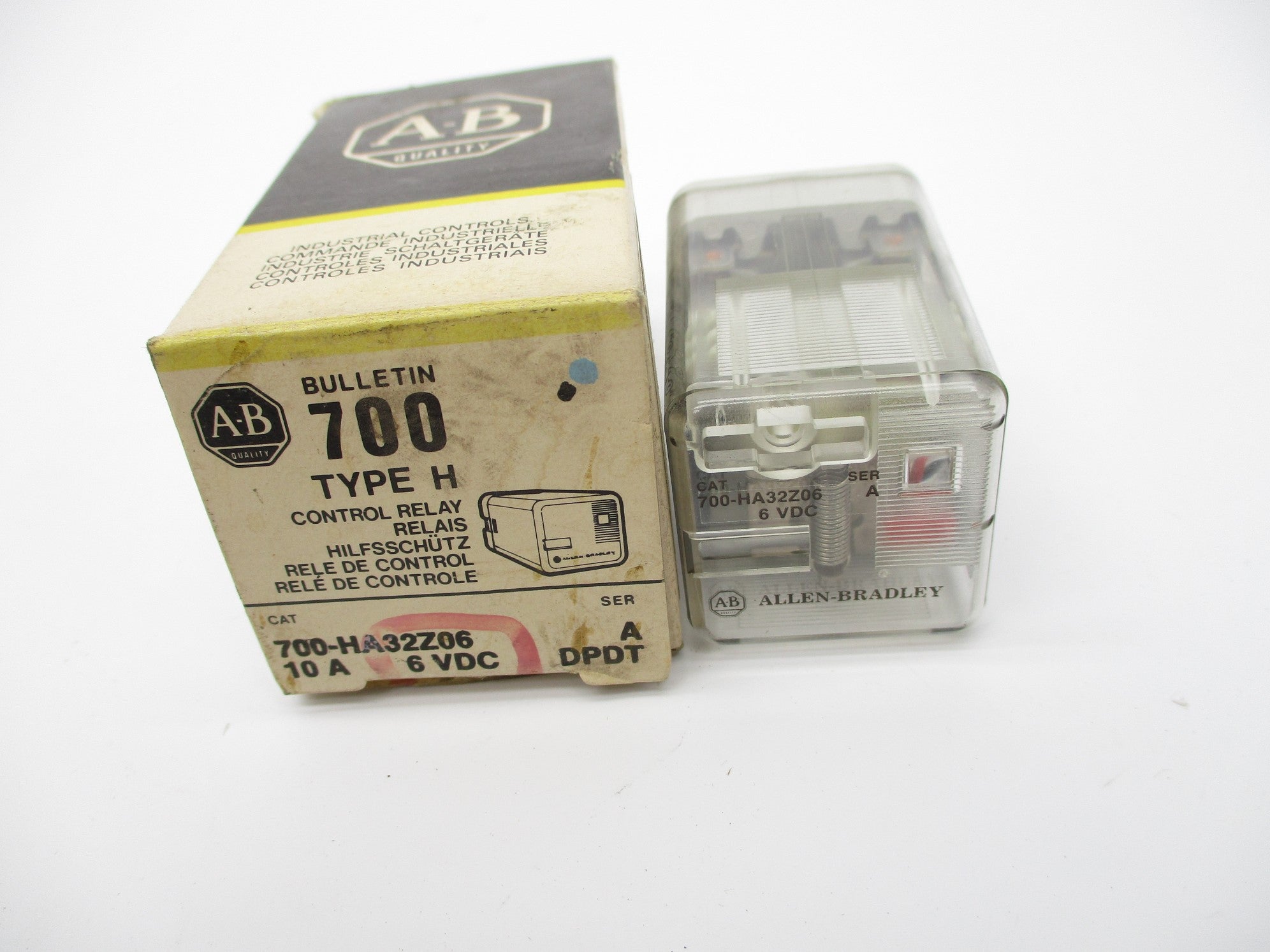 ALLEN BRADLEY 700-HA32Z06 SER. A 10A 6V (BK/YL) NSMP