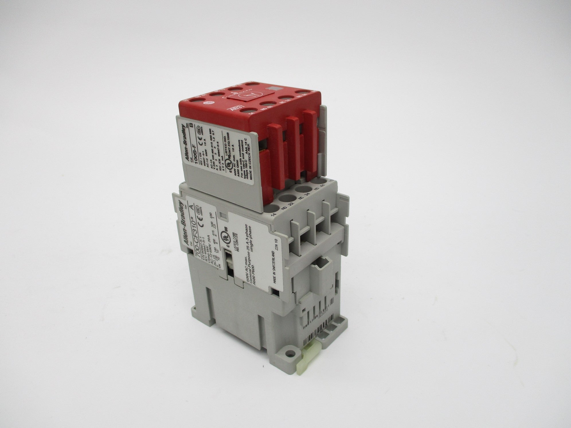 ALLEN BRADLEY 700S-CF620DBC SER. A 110/120V (BR/WH) NSMP