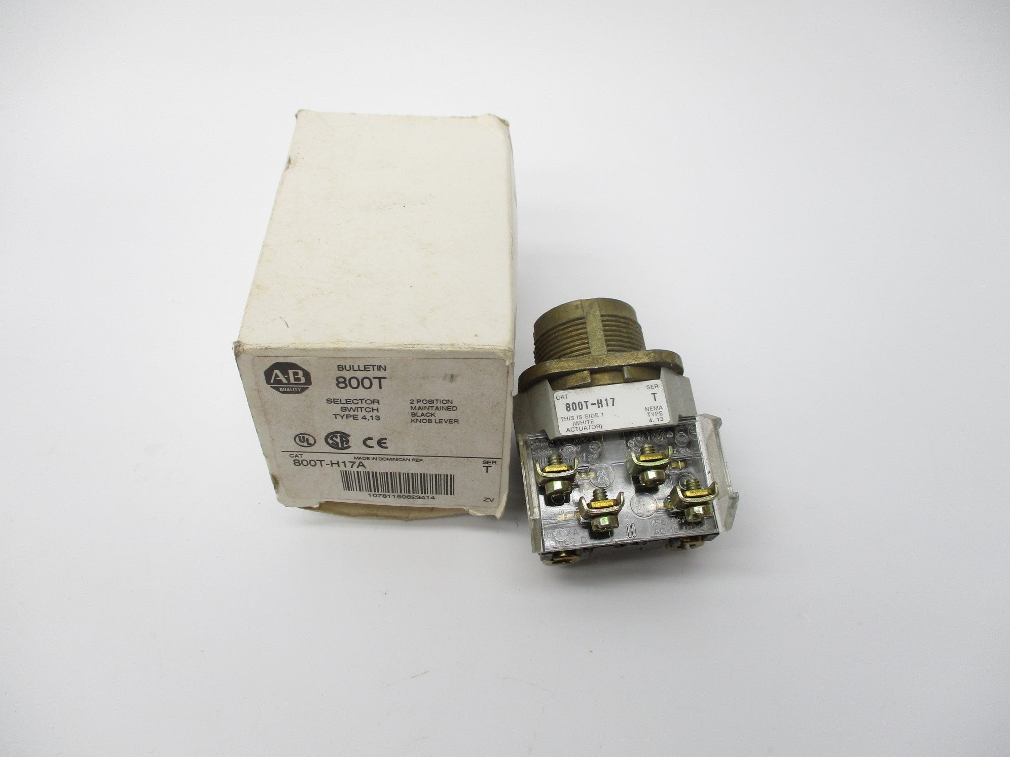 ALLEN BRADLEY 800T-H17A SER. T (WH) (AS PICTURED) NSMP