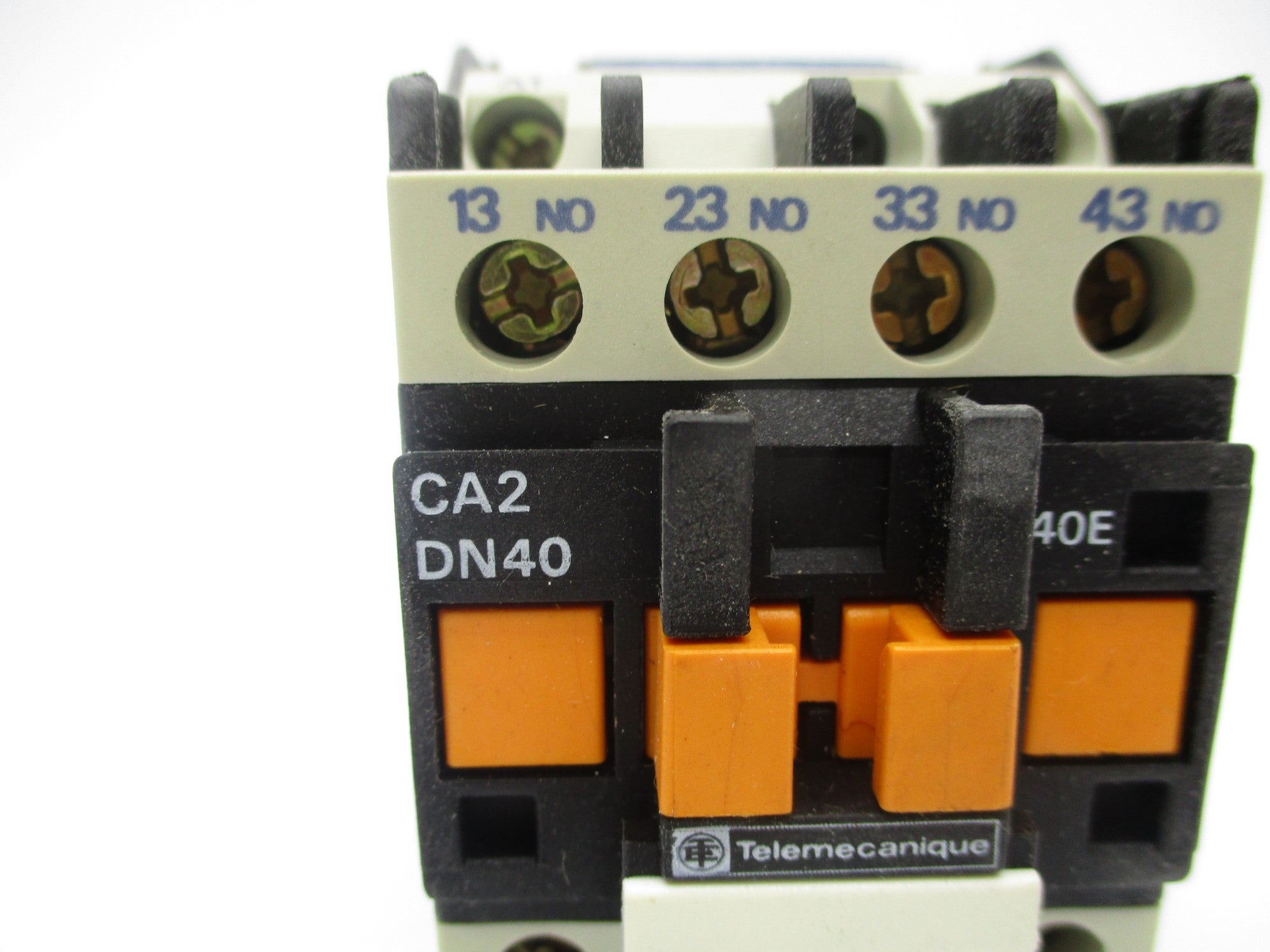 TELEMECANIQUE CA2DN40L6 208V NSNP
