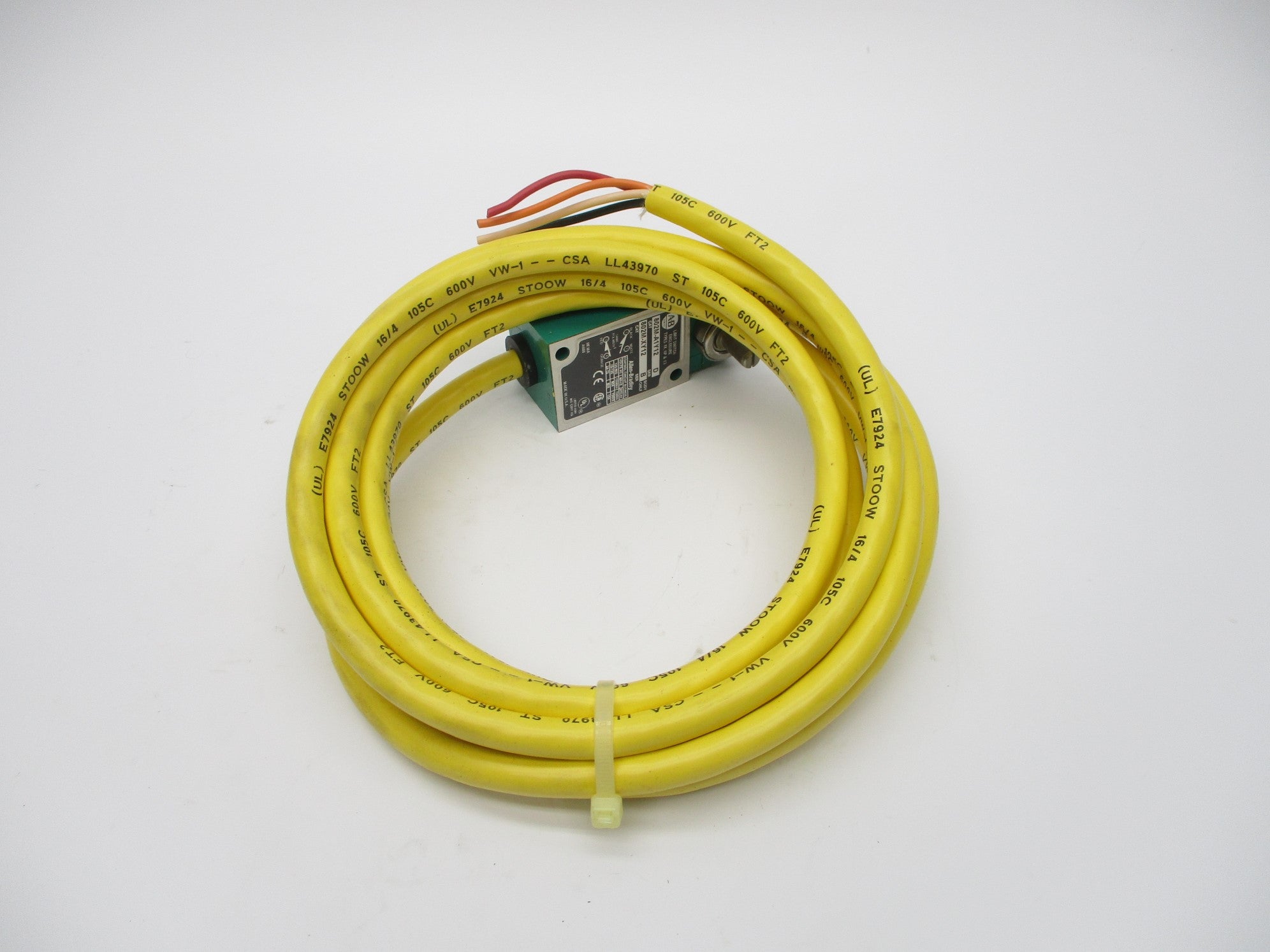 ALLEN BRADLEY 802M-A1Y12 SER. D (BR/WH) NSMP