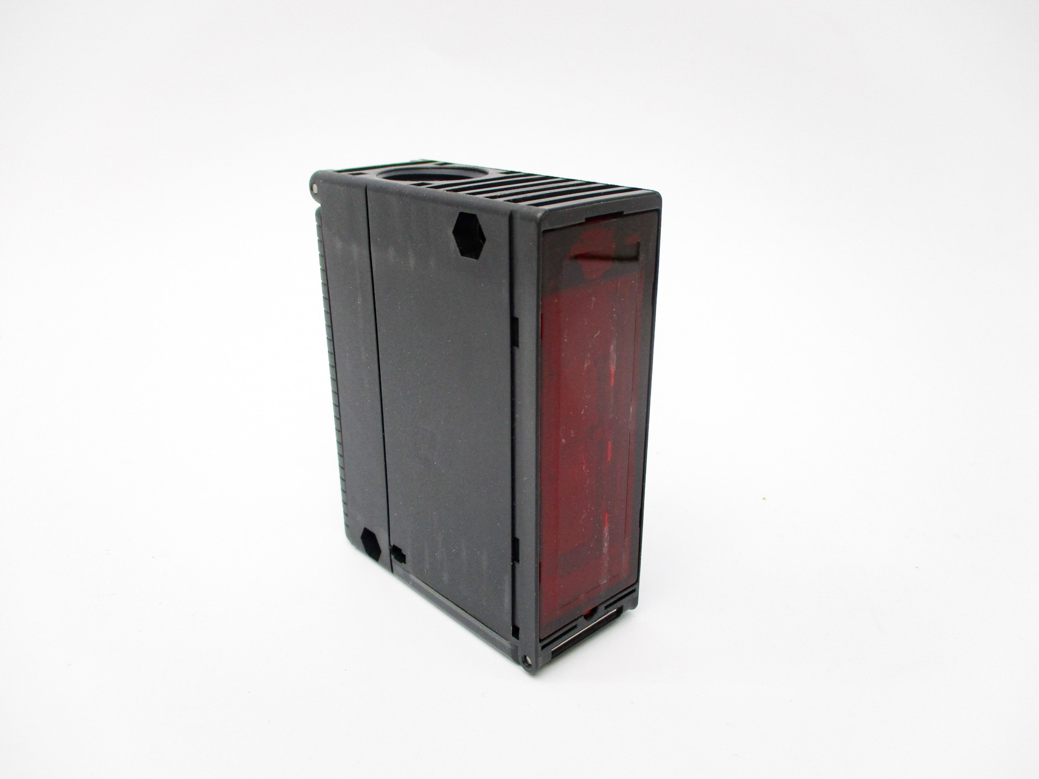 OMRON E3G-MR19T-US 12-240VDC 3A NSMP