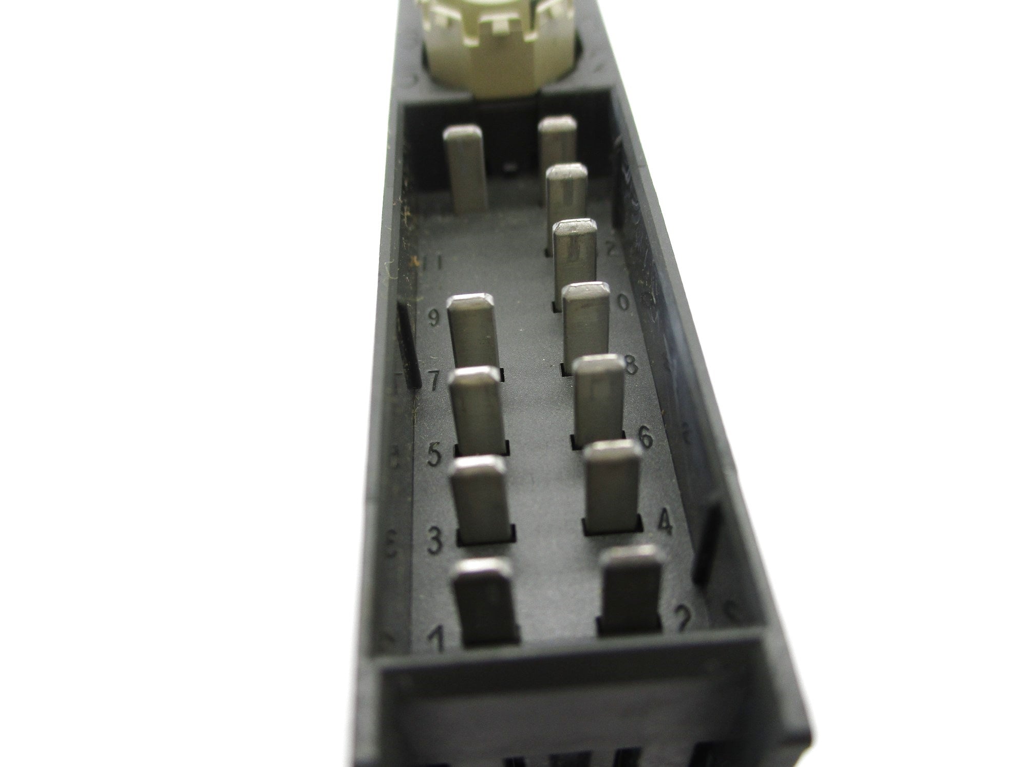 SIEMENS 6ES7138-4DA04-0AB0 UNMP