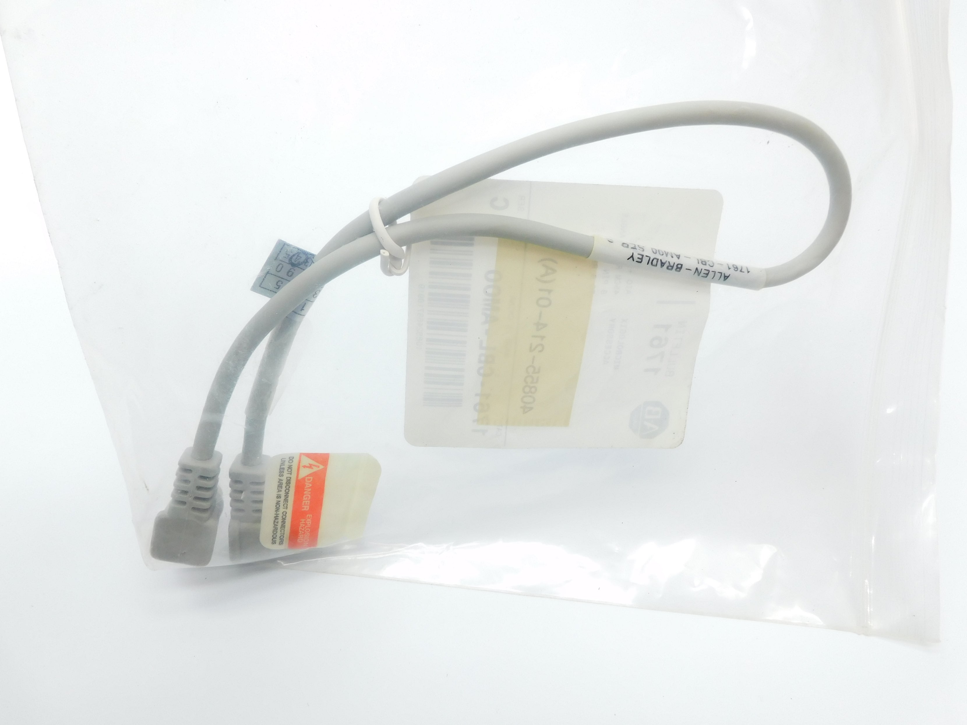 ALLEN BRADLEY 1761-CBL-AM00 SER. C NSMP