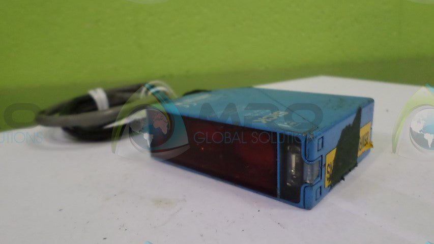 SICK WT24-2R210 PHOTOELECTRIC SENSOR *USED*