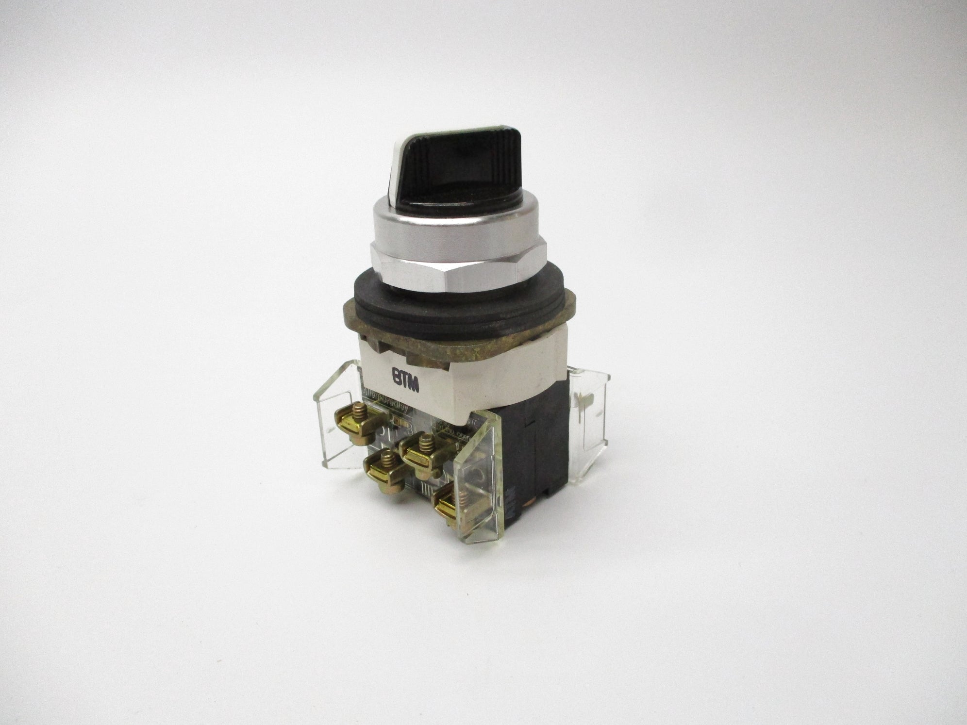 ALLEN BRADLEY 800T-N2KF4 SER. T NSNP