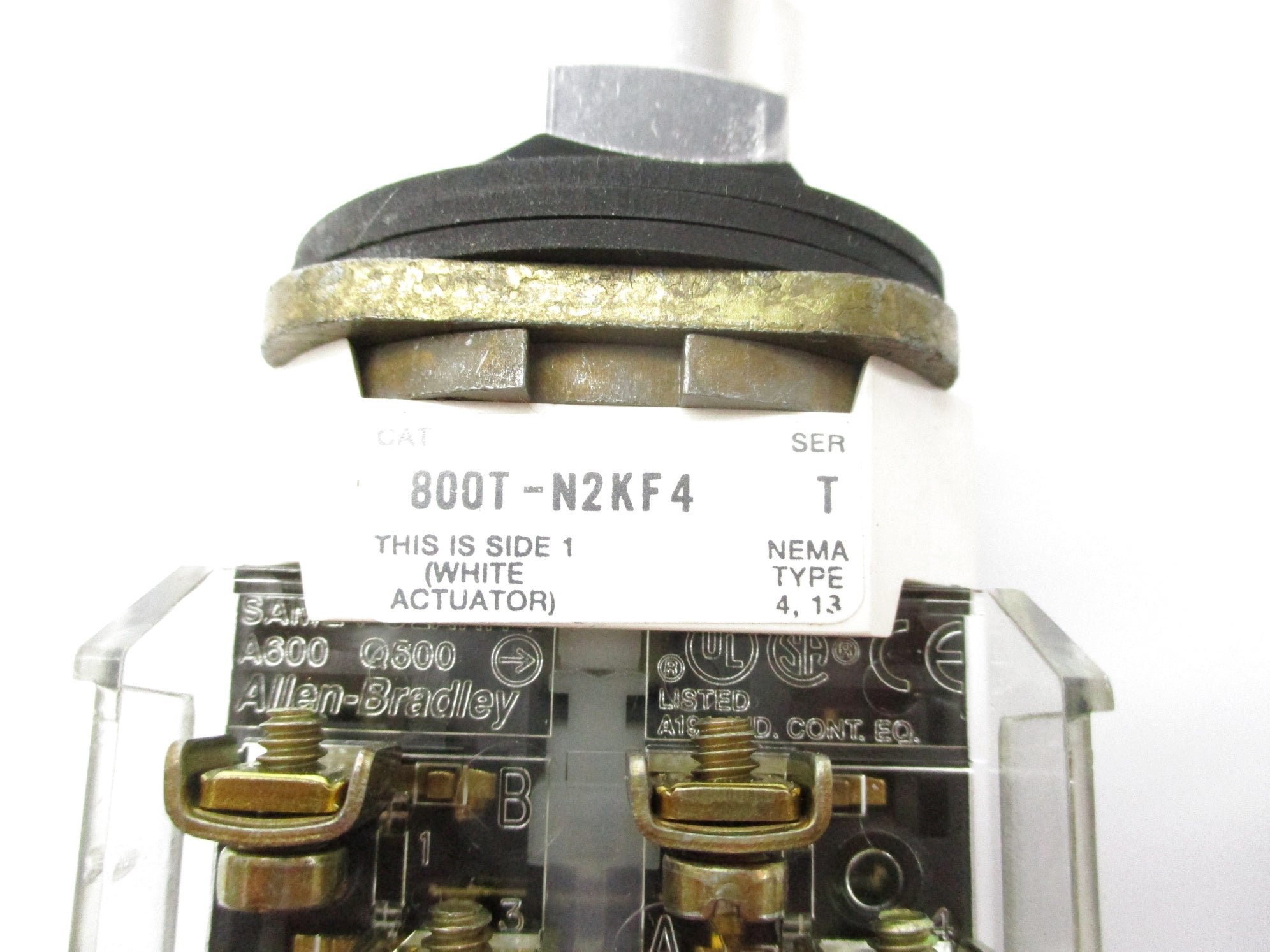 ALLEN BRADLEY 800T-N2KF4 SER. T NSNP