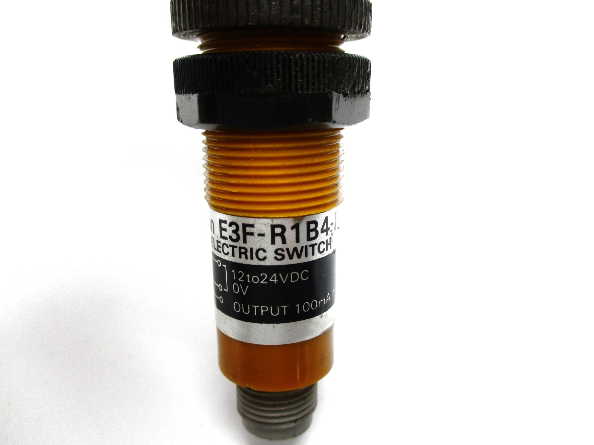 OMRON E3F-R1B4-P1 UNMP