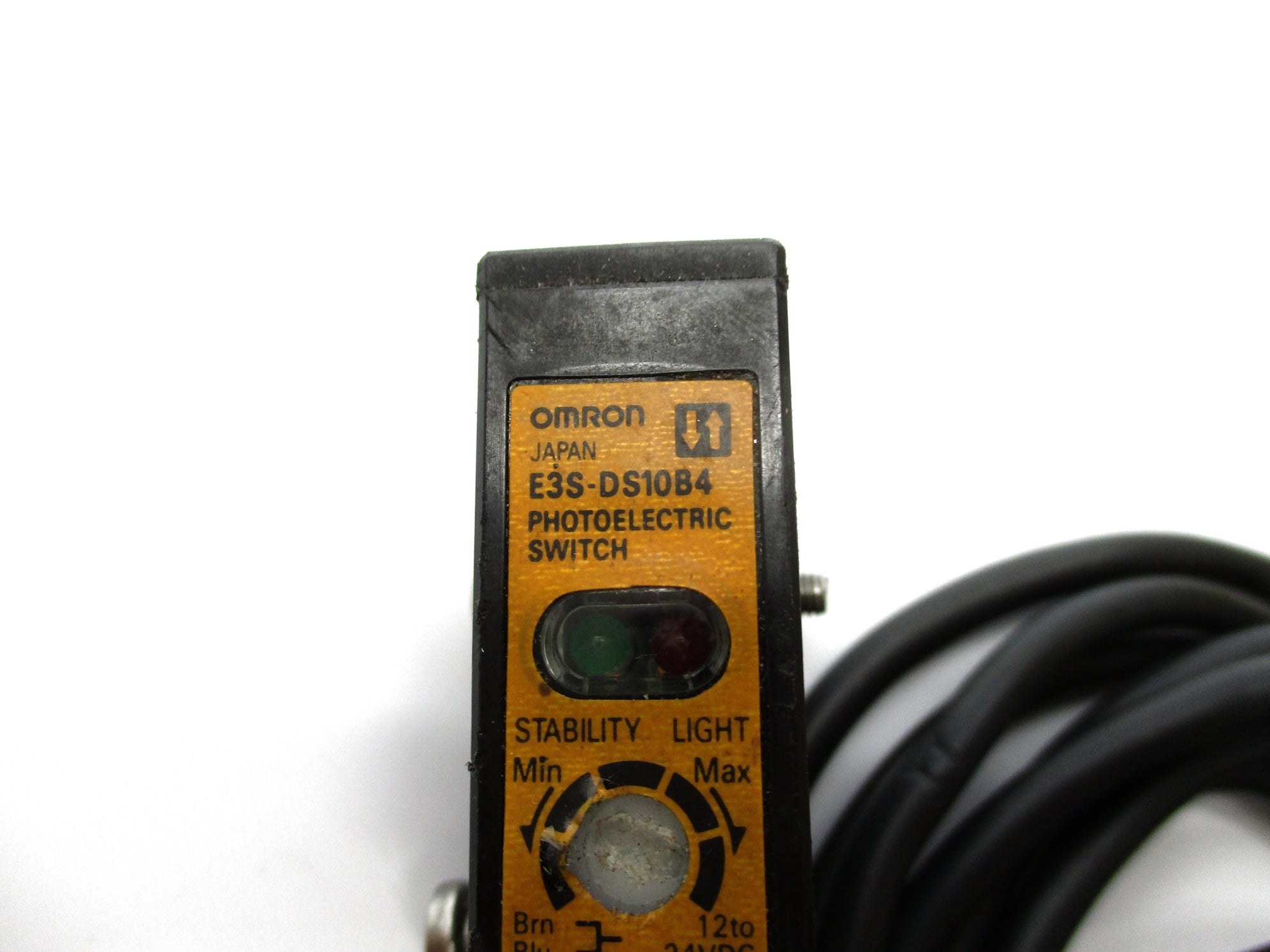 OMRON E3S-DS10B4 (AS PICTURED) UNMP