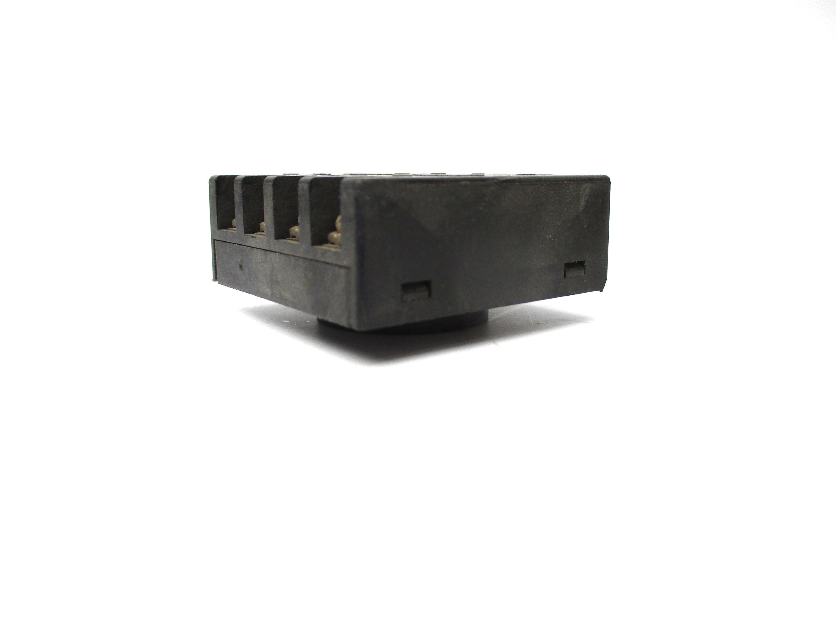 OMRON P3G-08 UNMP
