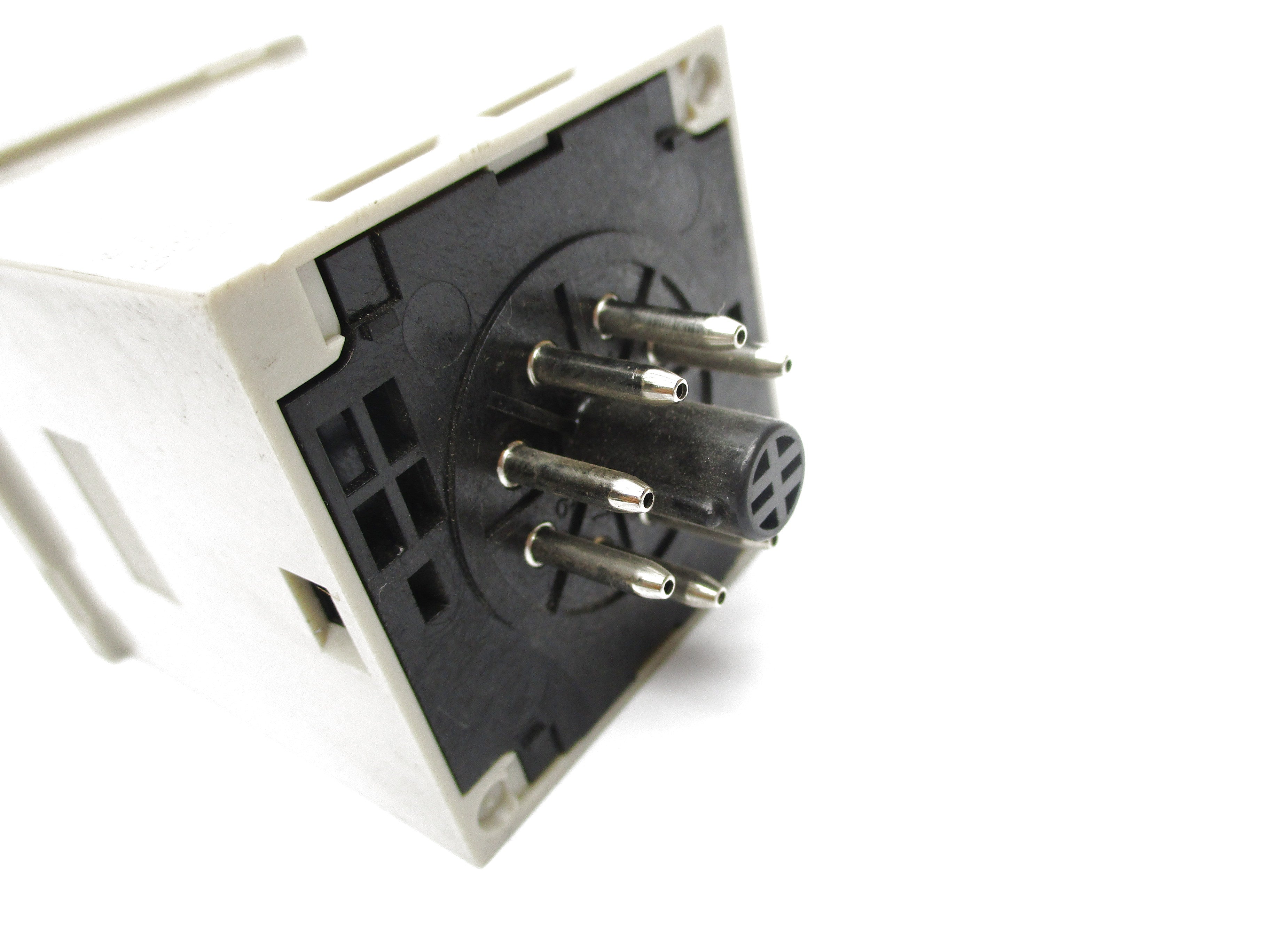OMRON H3CR-F8 NSNP