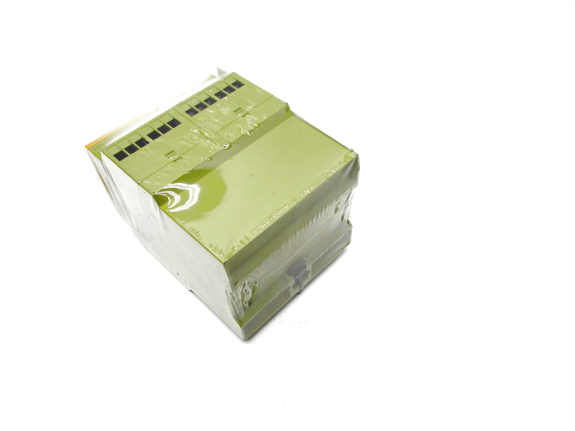 PILZ PNOZ824VDC3n/o1n/c2so 24VDC NSMP